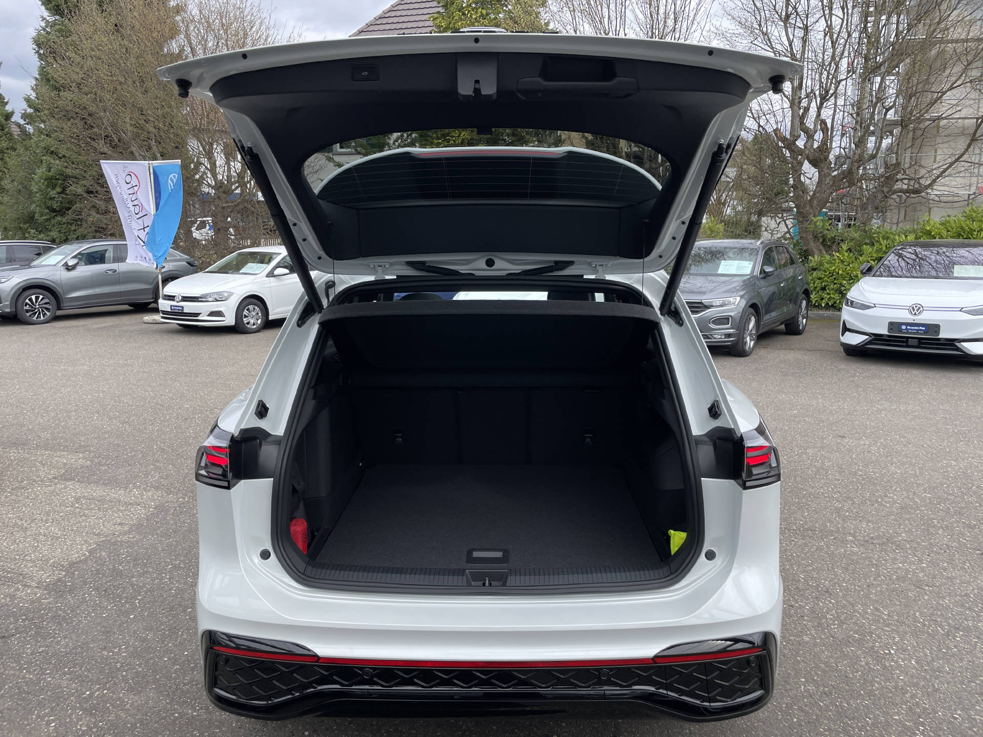 VW Tiguan 1.5 TSI UNITED PHEV R-Line DSG-image-5
