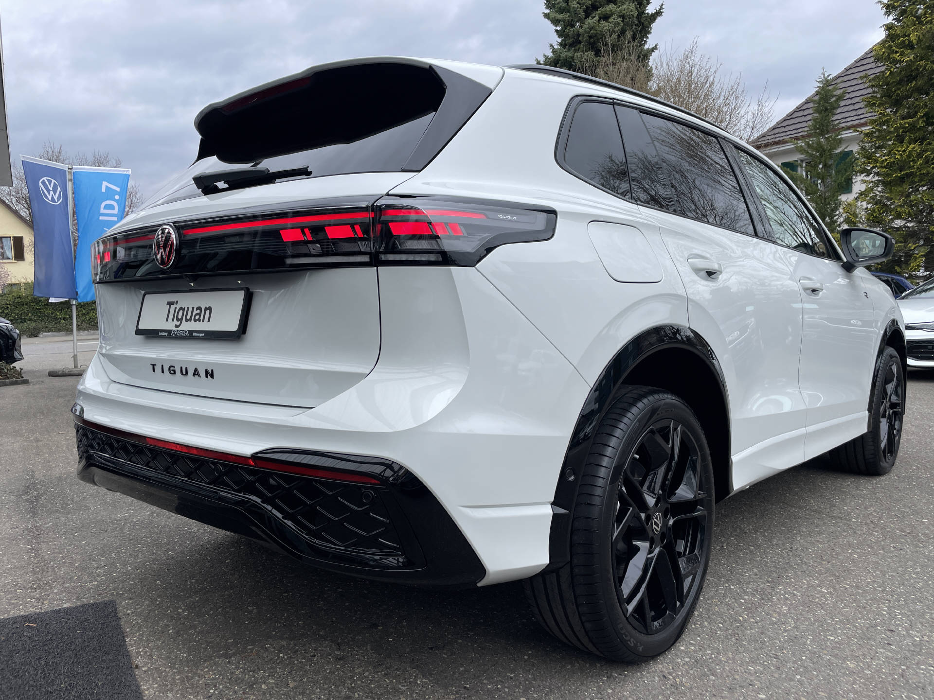 VW Tiguan 1.5 TSI UNITED PHEV R-Line DSG-image-3