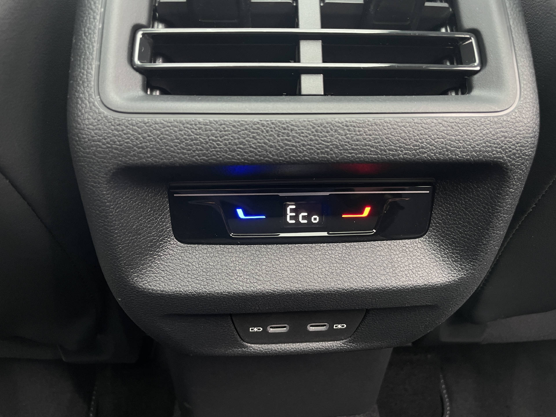VW Tiguan 1.5 TSI UNITED PHEV R-Line DSG-image-21