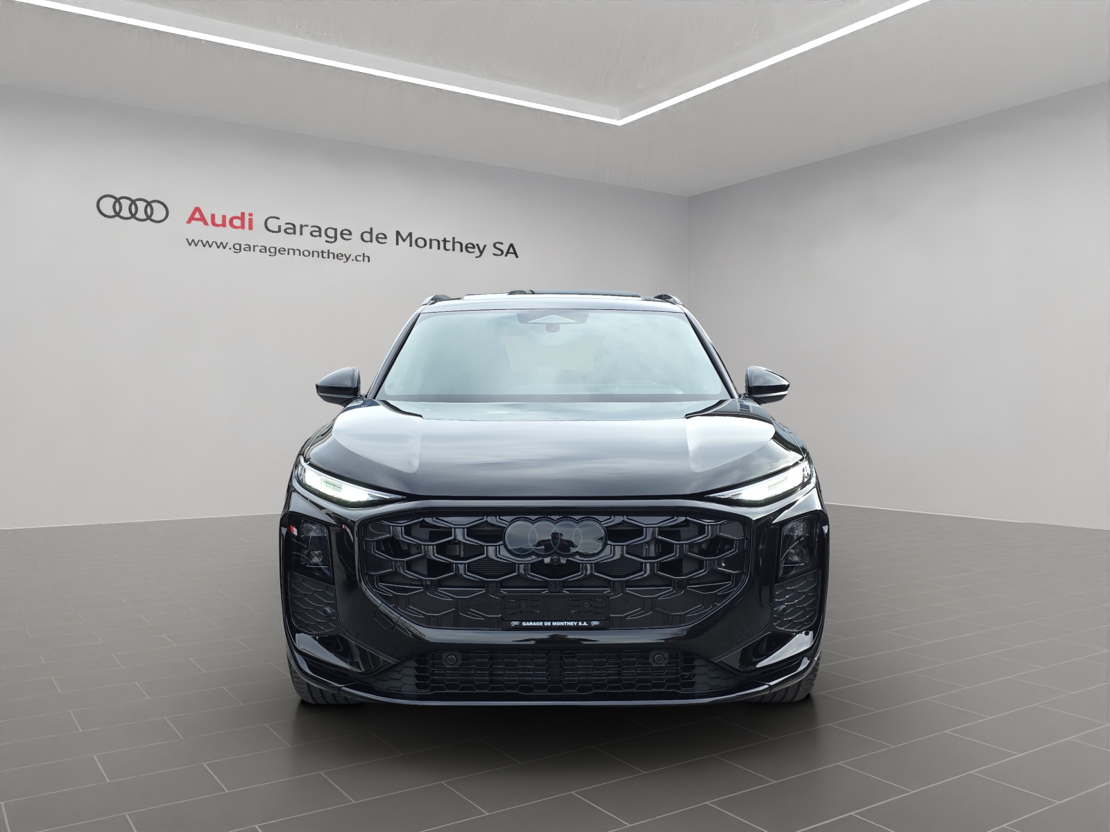 AUDI Q3 SUV TFSI quattro 195 kW S tronic-image-1