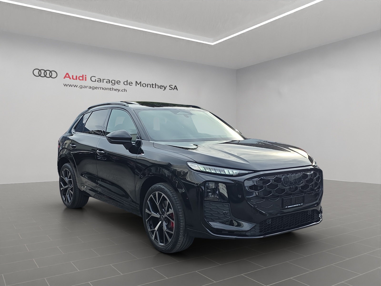 AUDI Q3 SUV TFSI quattro 195 kW S tronic-image-2