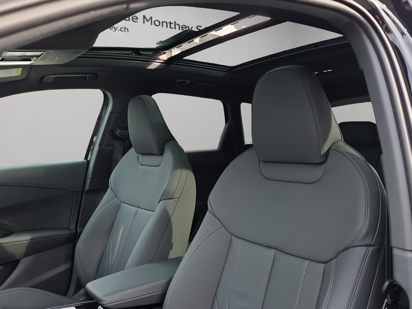 AUDI Q3 SUV TFSI quattro 195 kW S tronic-image-6