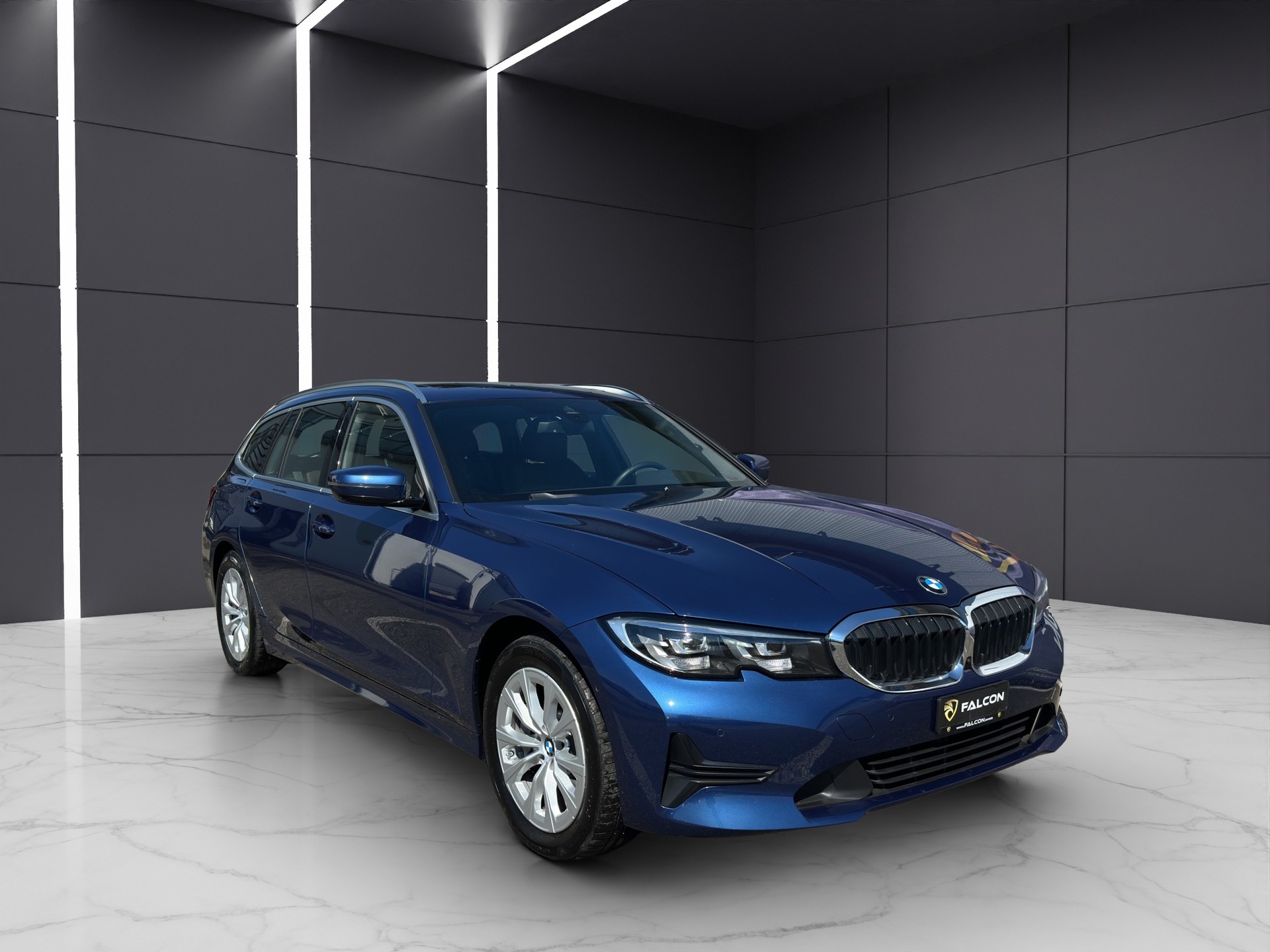 BMW 330e x DriveTouring Steptronic-image-7