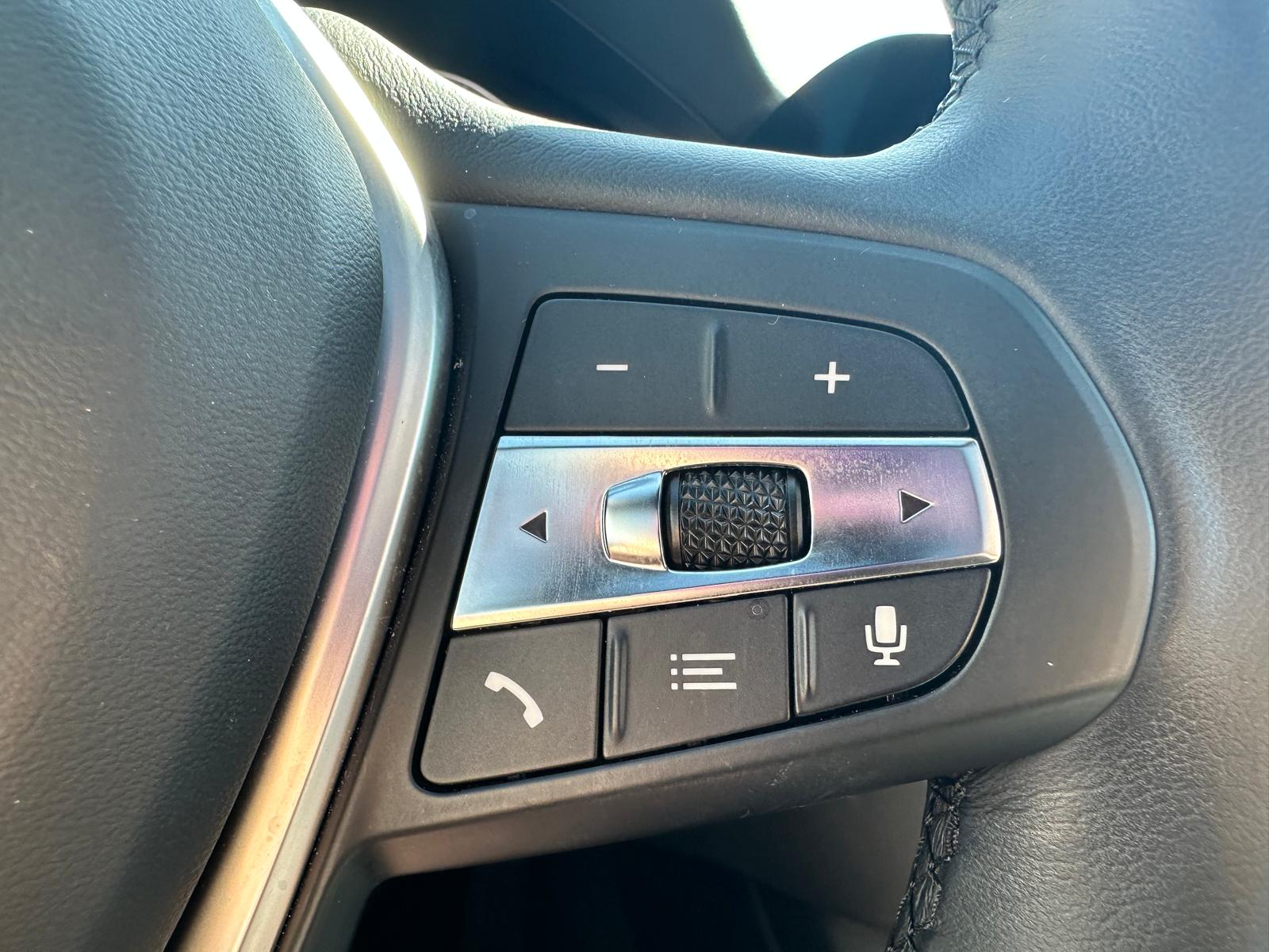 BMW 330e x DriveTouring Steptronic-image-33