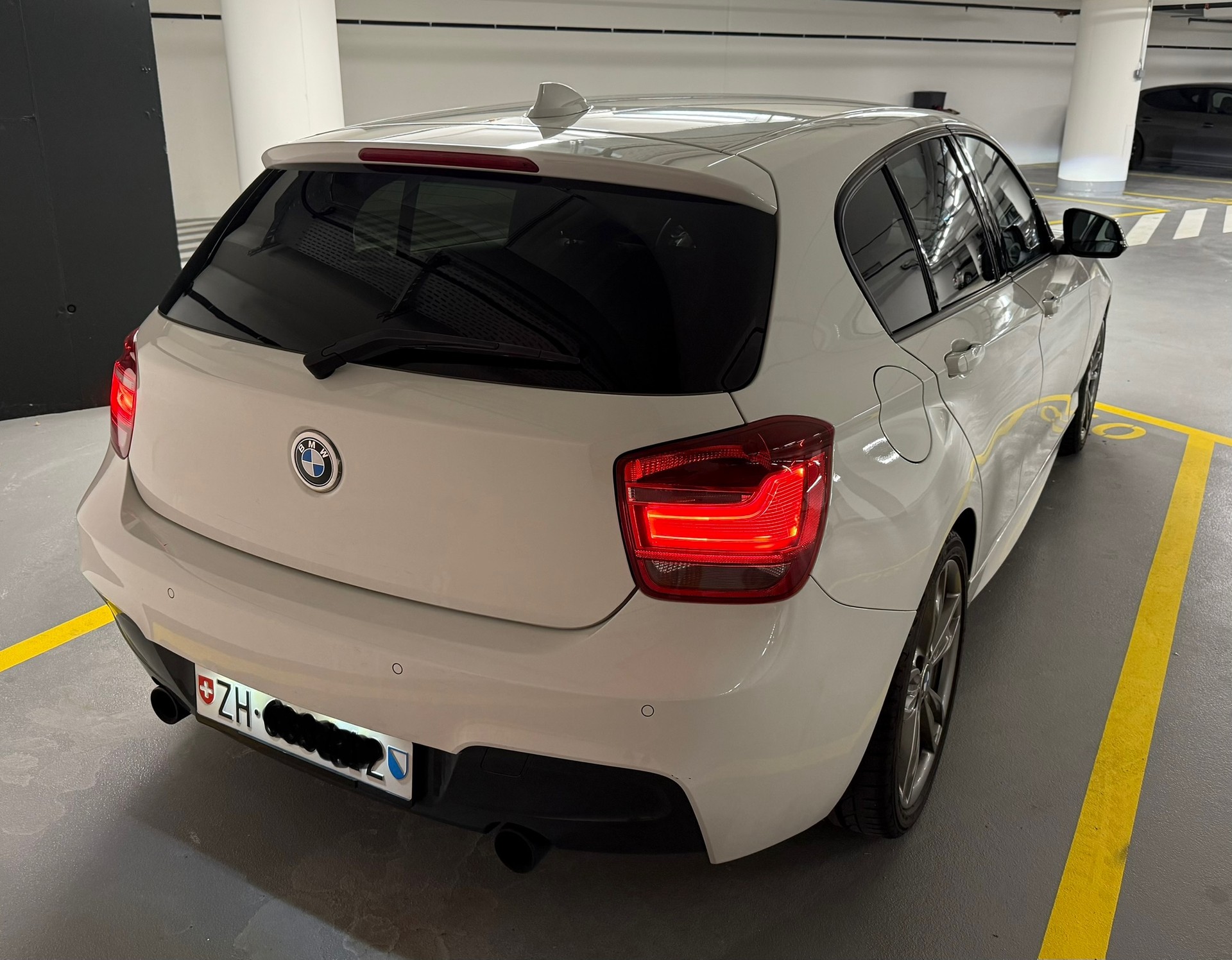 BMW M135i xDrive Steptronic-image-3