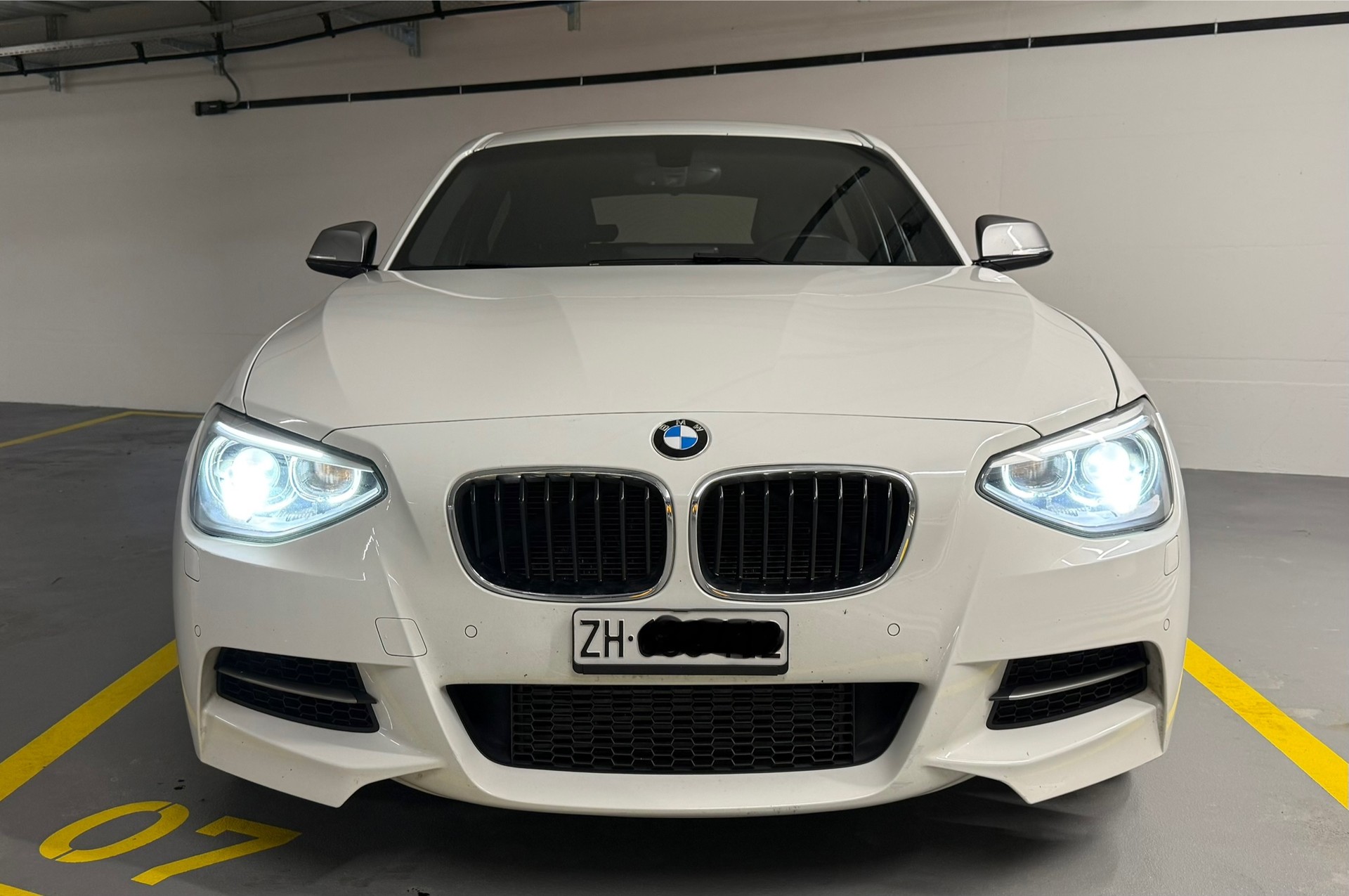 BMW M135i xDrive Steptronic-image-1