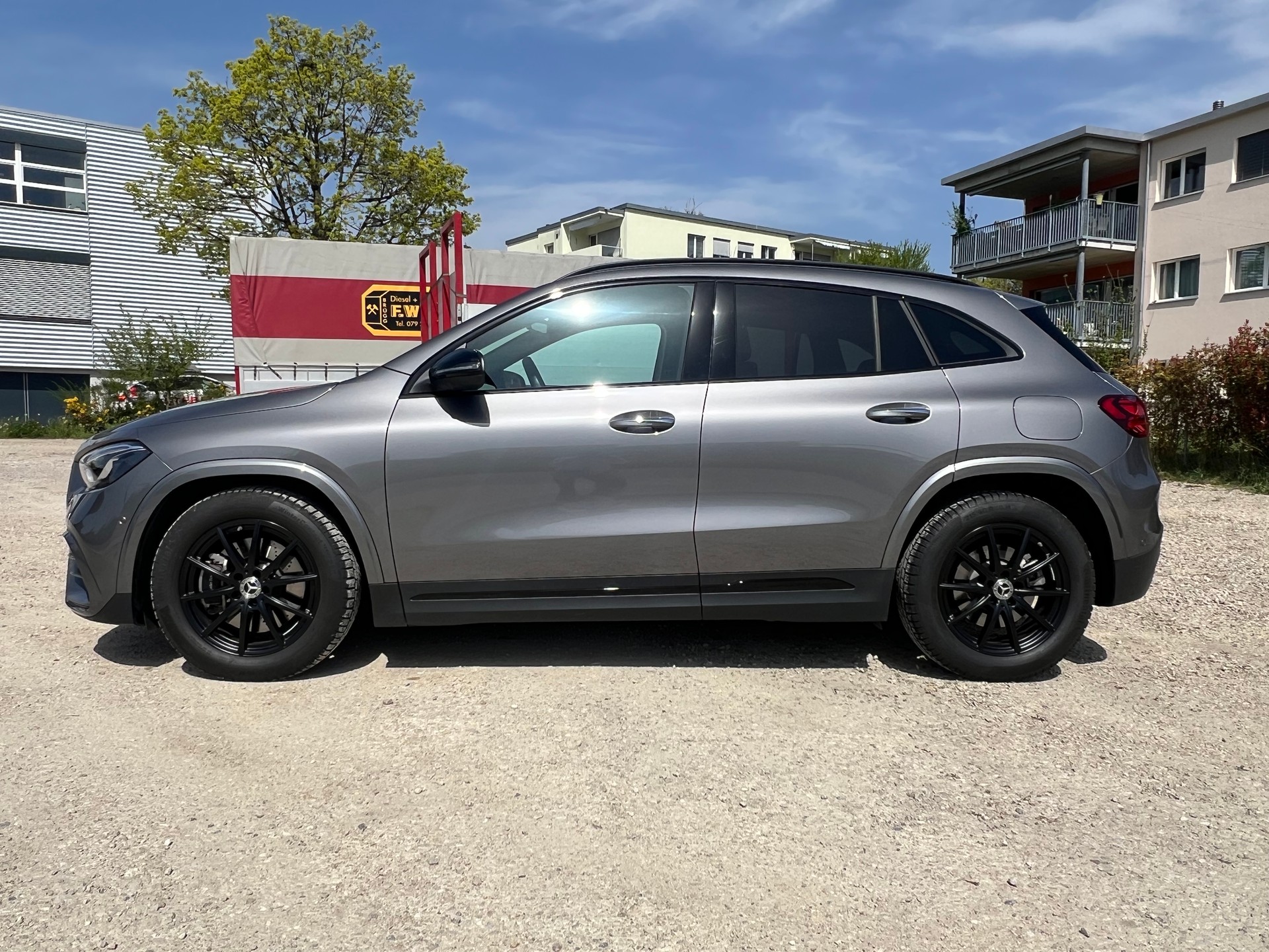 MERCEDES-BENZ GLA 220 4Matic 8G-DCT-image-2