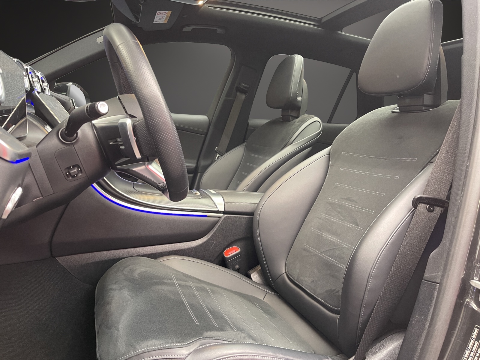 MERCEDES-BENZ GLC 300 4M AMG Line-image-9
