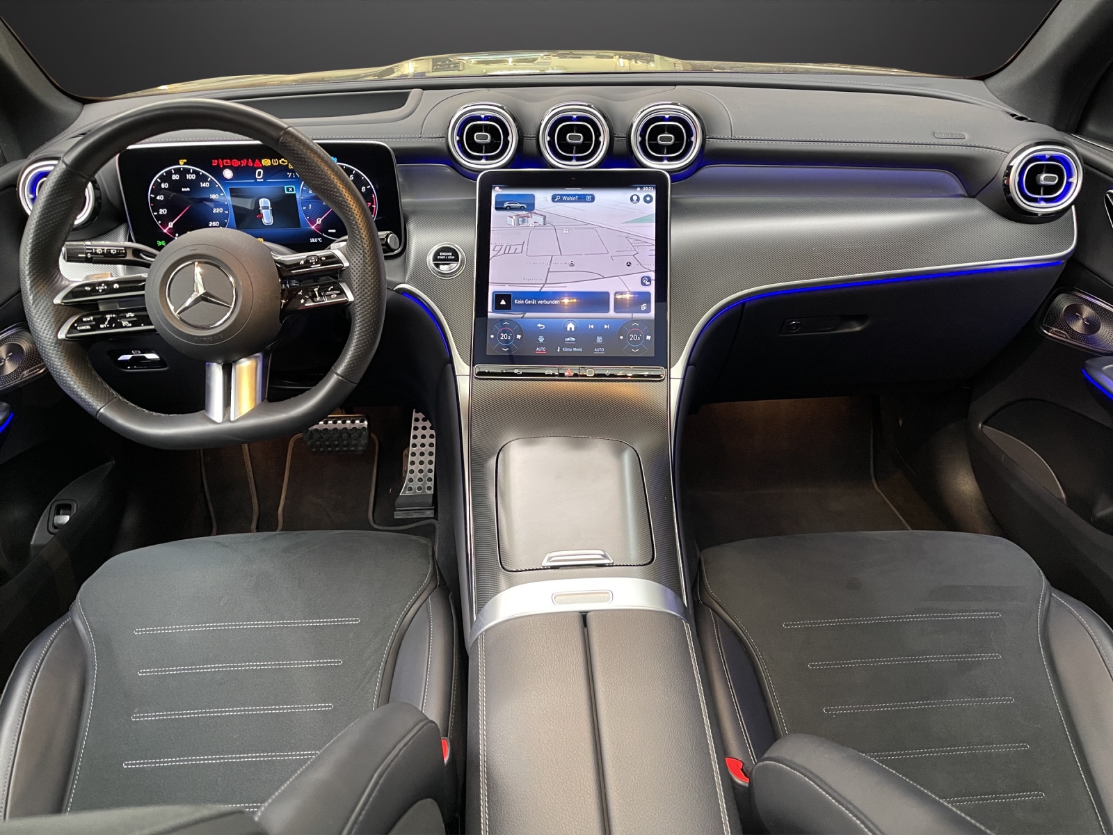 MERCEDES-BENZ GLC 300 4M AMG Line-image-6