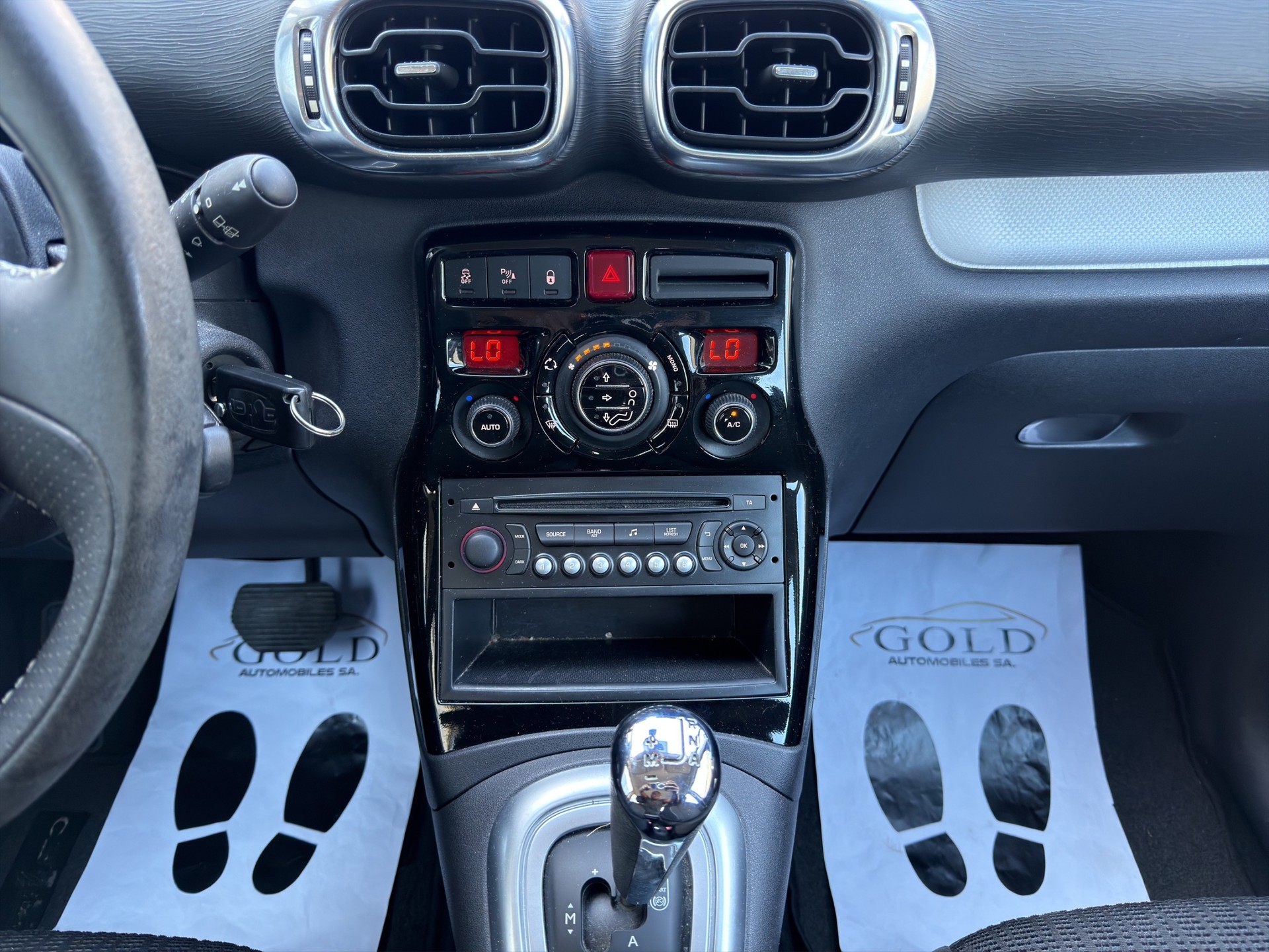 CITROEN C3 Picasso 1.6i 16V Exclusive EGS6-image-5