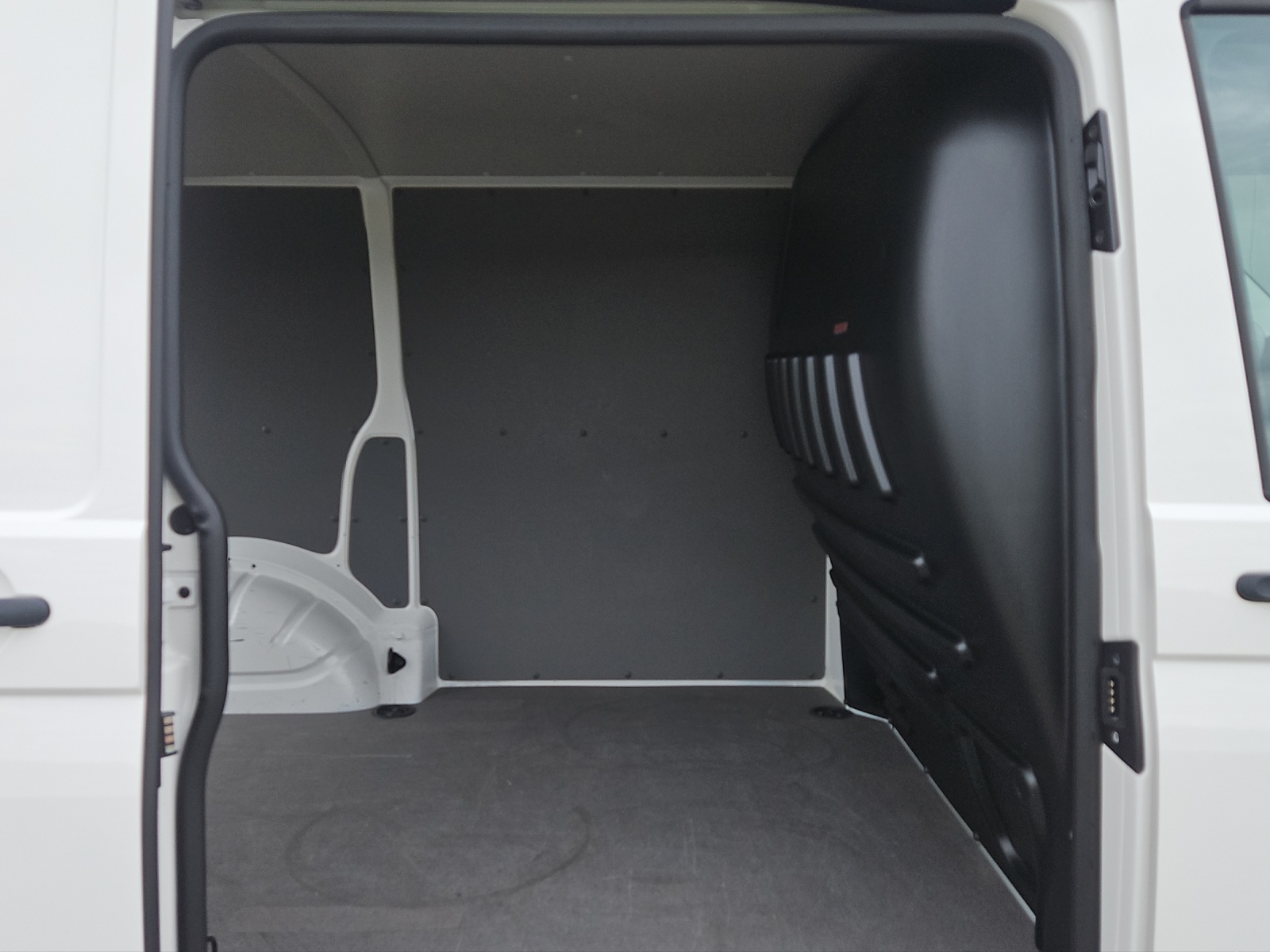 VW T6.1 Kaw. 3000 2.0 TDI 110-image-8