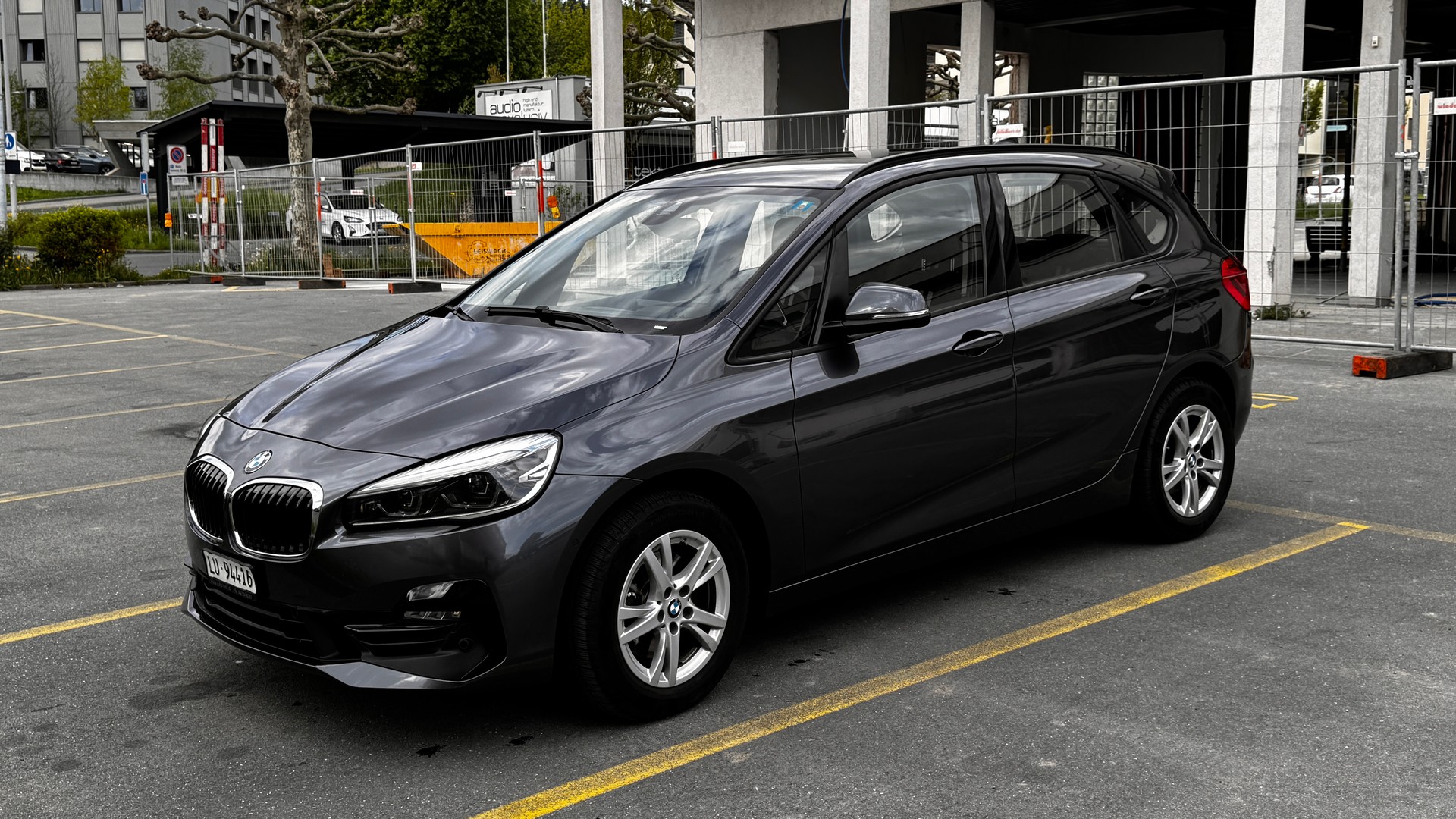 BMW 218d xDrive Active Tourer Steptronic Sport Line-image-2