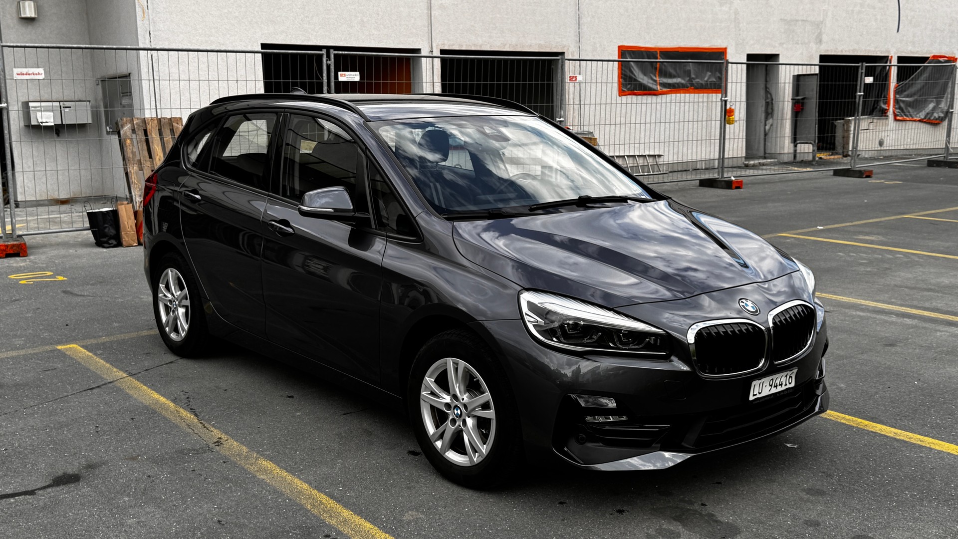 BMW 218d xDrive Active Tourer Steptronic Sport Line-image-0