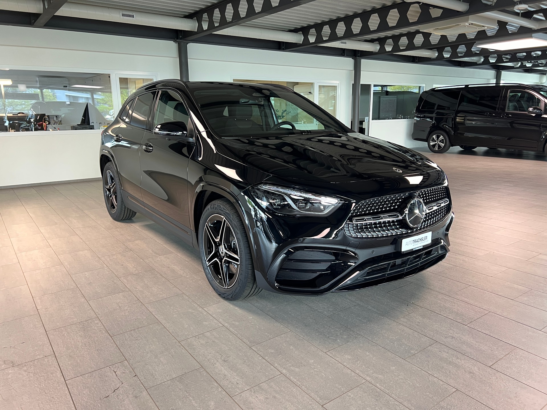 MERCEDES-BENZ GLA 250 4Matic 8G-DCT Swiss Star-image-2