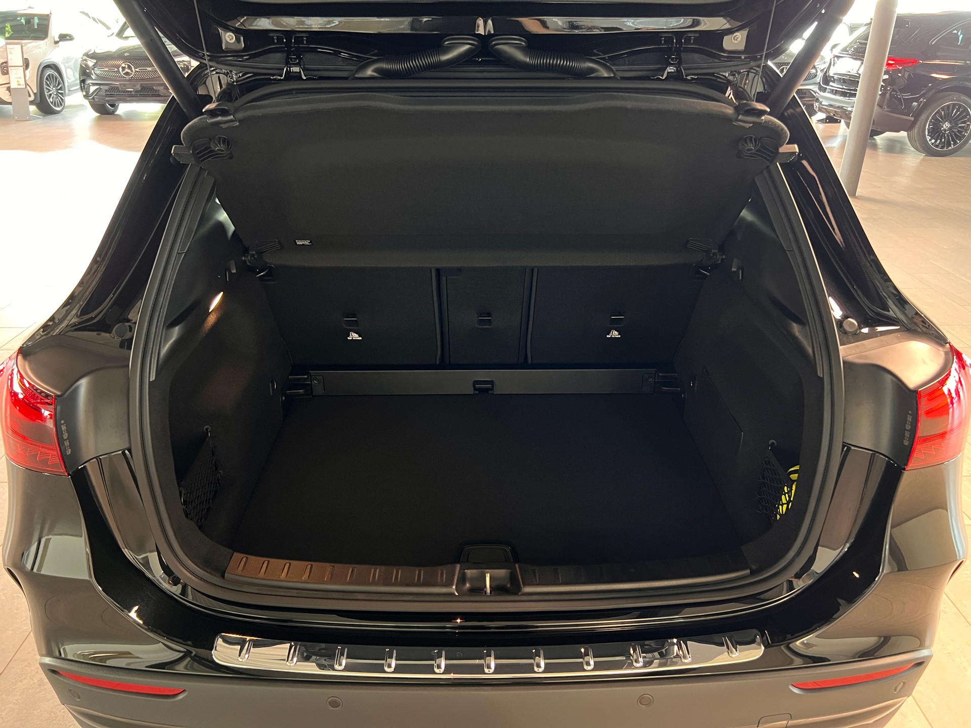 MERCEDES-BENZ GLA 250 4Matic 8G-DCT Swiss Star-image-6
