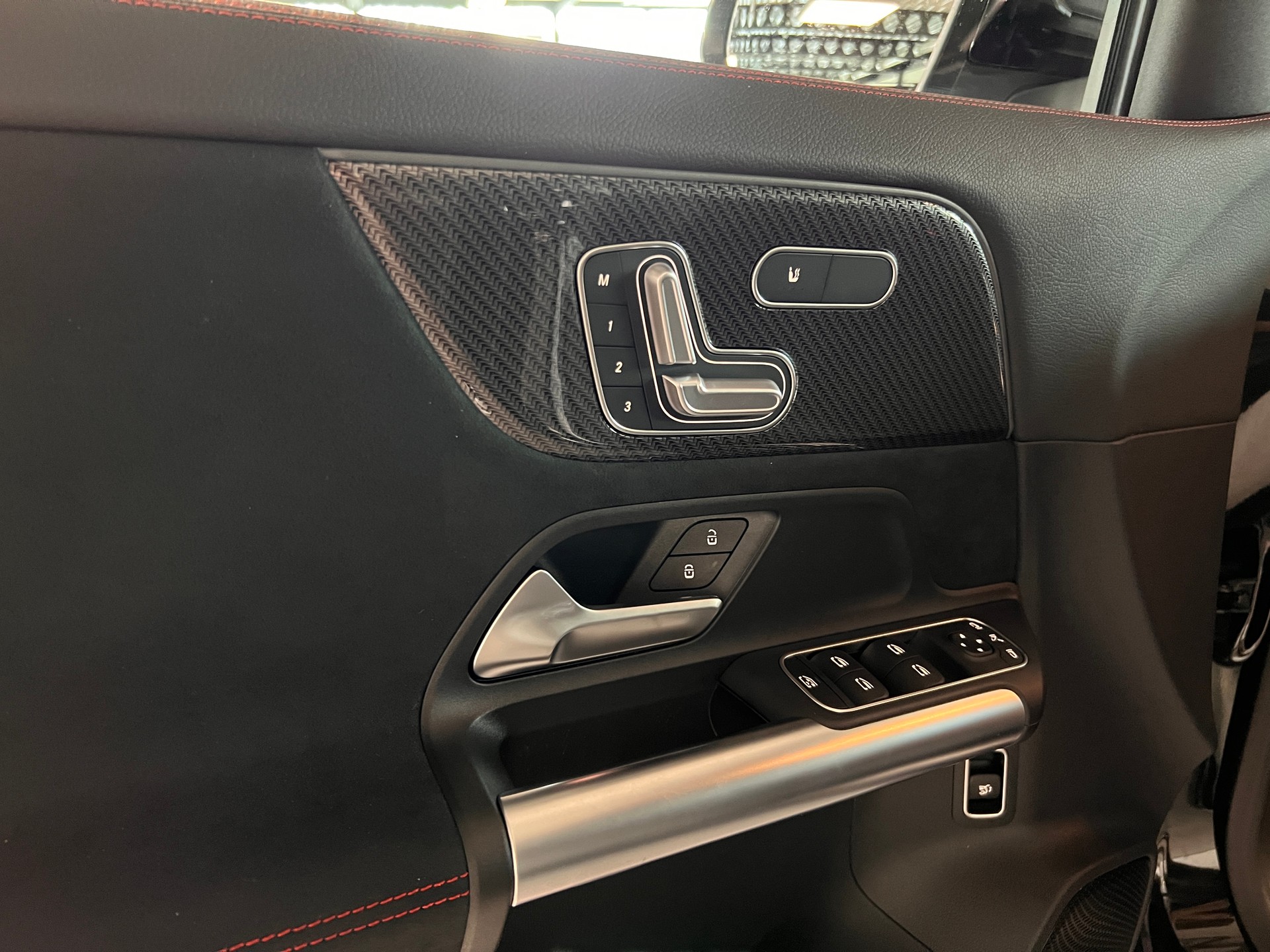 MERCEDES-BENZ GLA 250 4Matic 8G-DCT Swiss Star-image-12