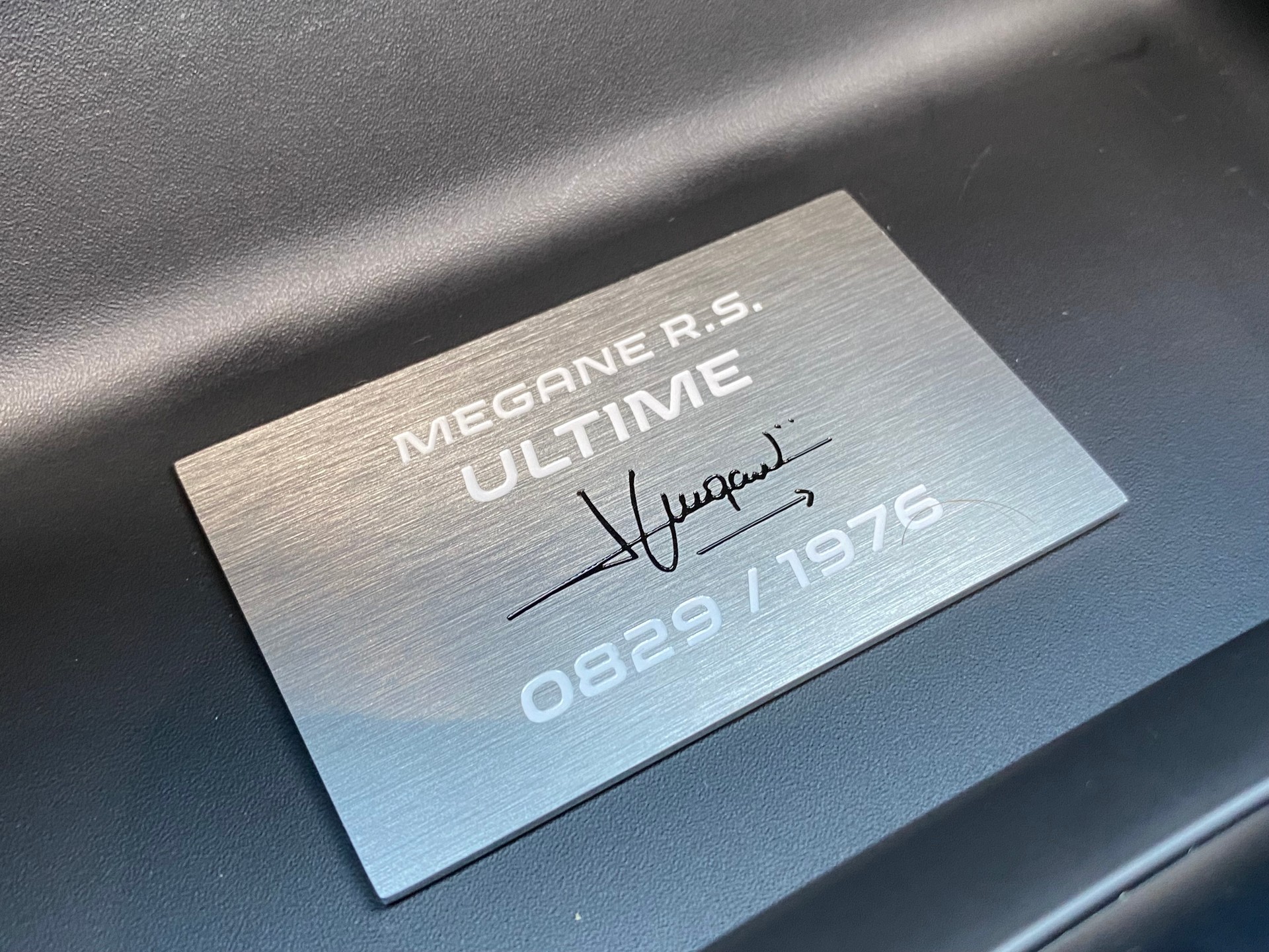 RENAULT Mégane R.S. Ultime 300 EDC-image-14