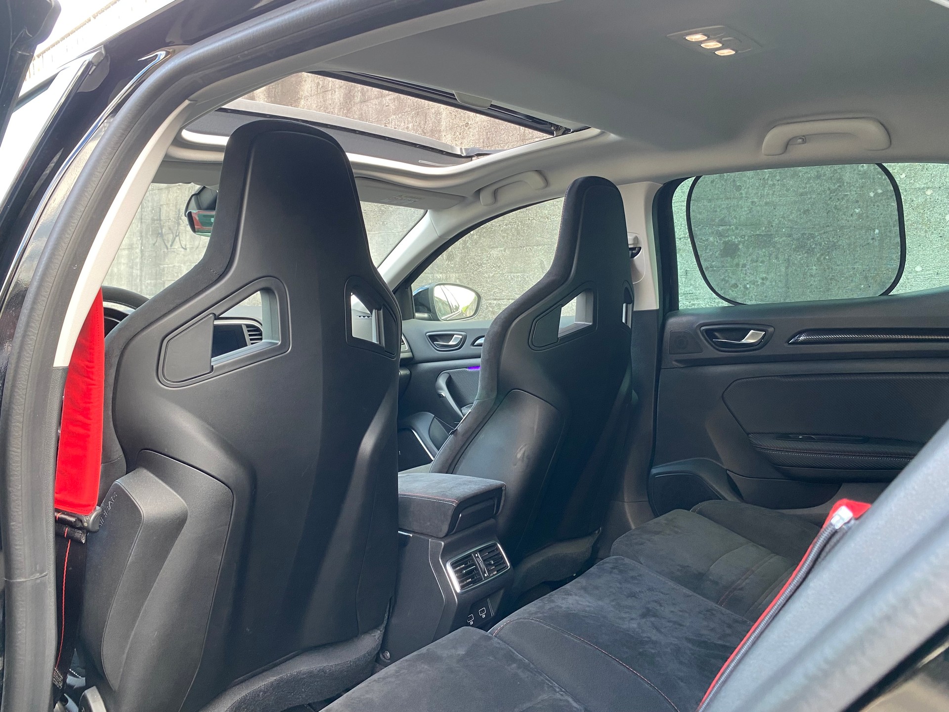 RENAULT Mégane R.S. Ultime 300 EDC-image-11