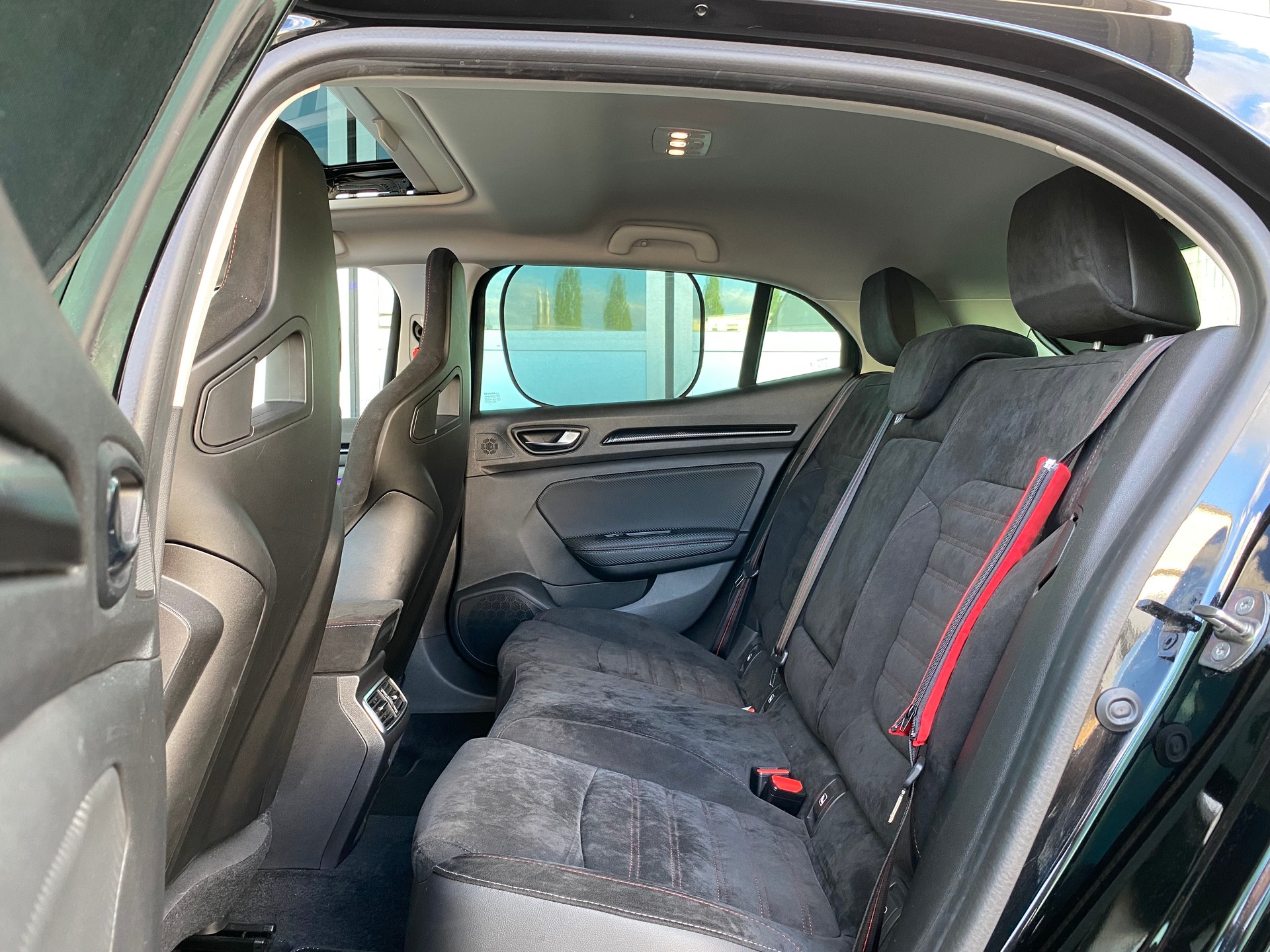 RENAULT Mégane R.S. Ultime 300 EDC-image-12