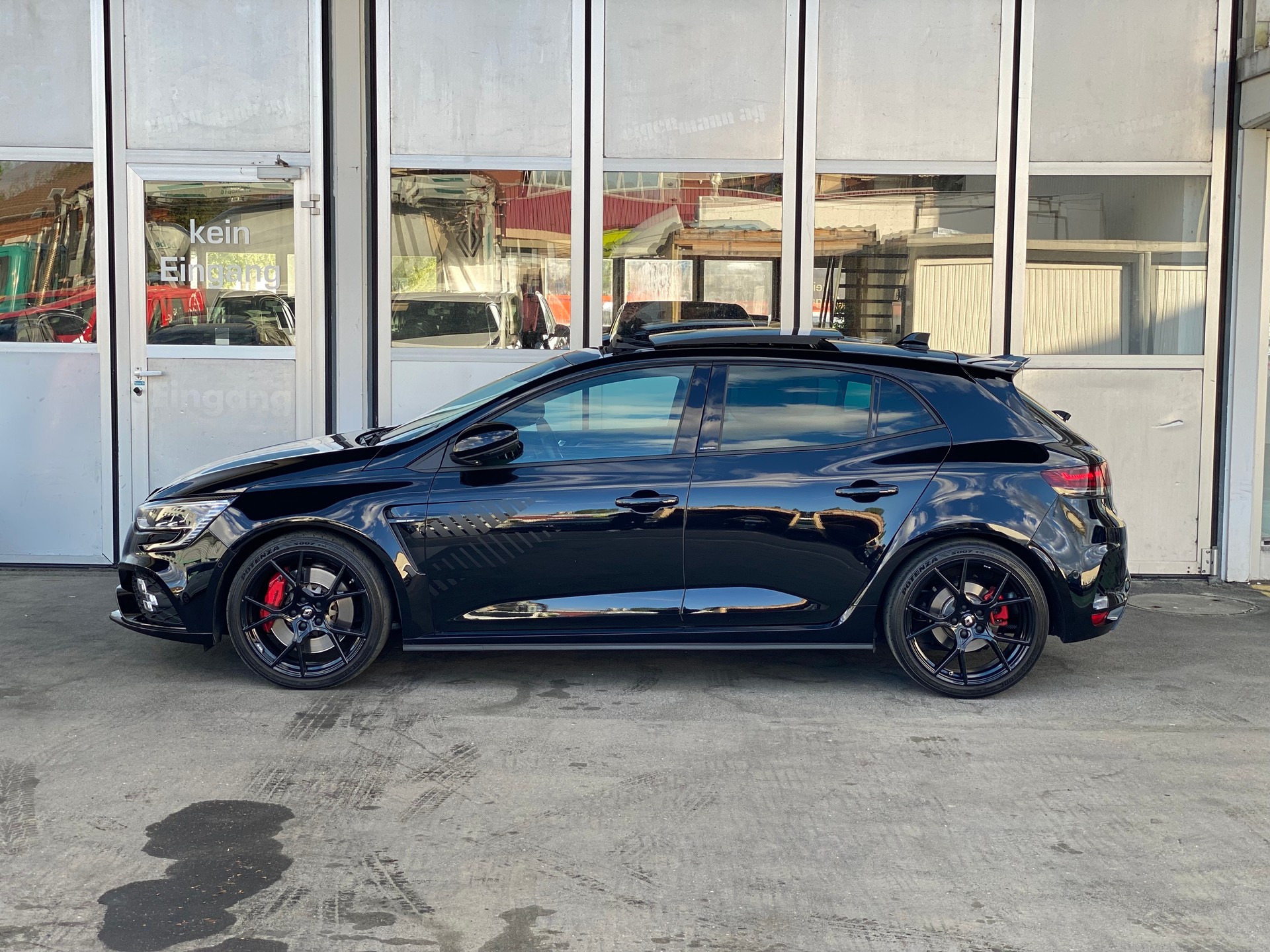RENAULT Mégane R.S. Ultime 300 EDC-image-2