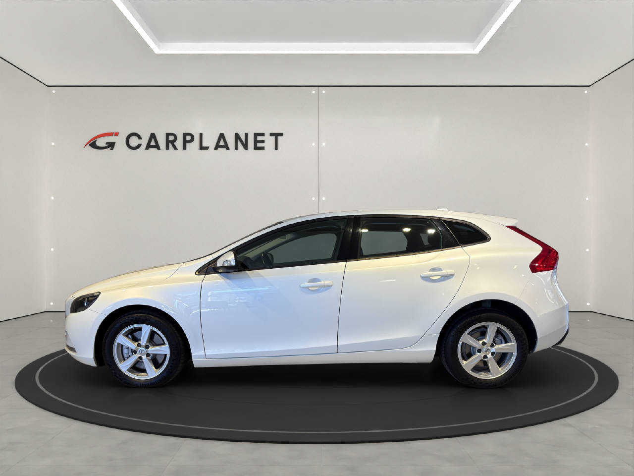 VOLVO V40 2.0 D3 Kinetic S/S-image-1