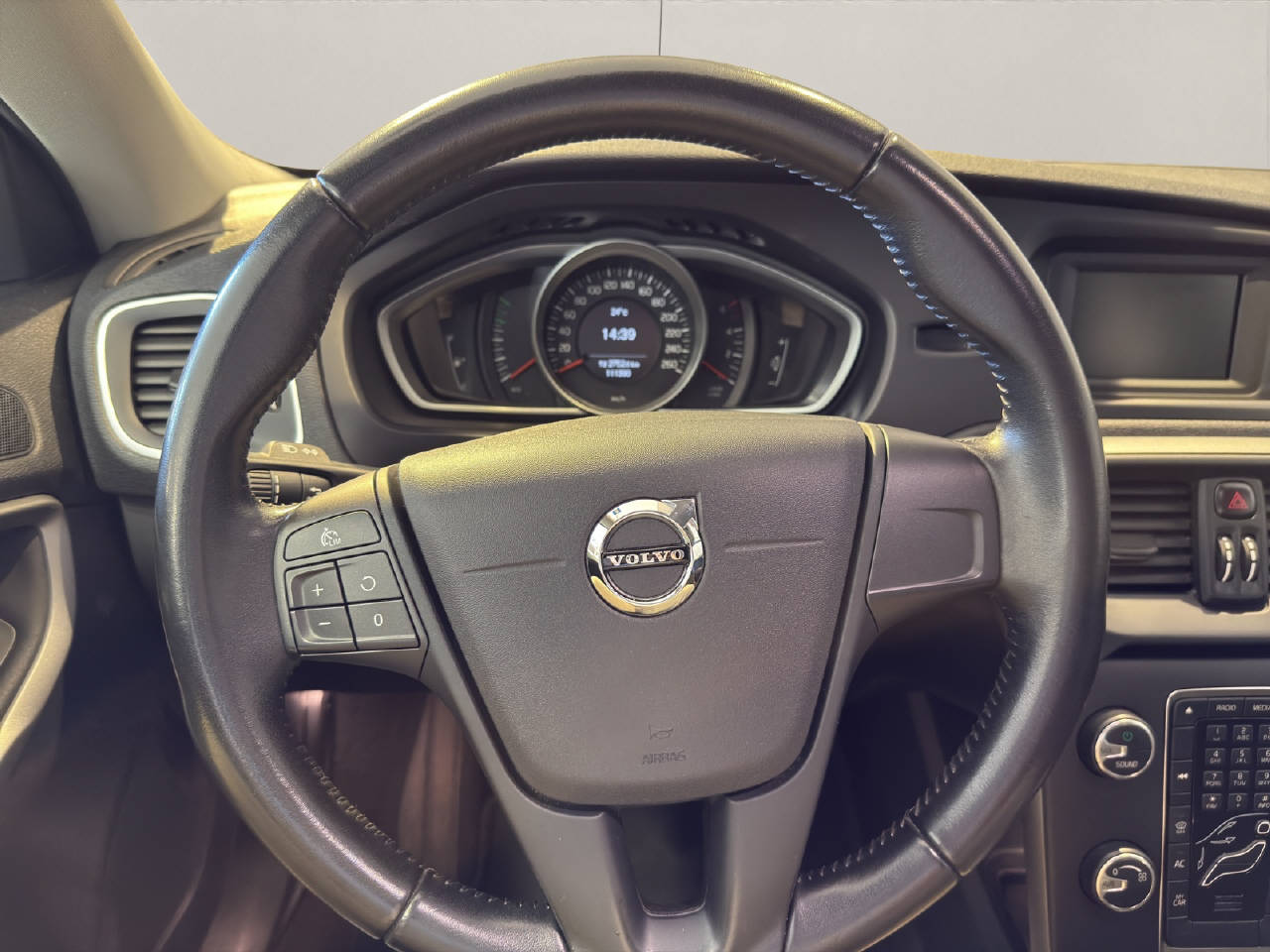 VOLVO V40 2.0 D3 Kinetic S/S-image-7