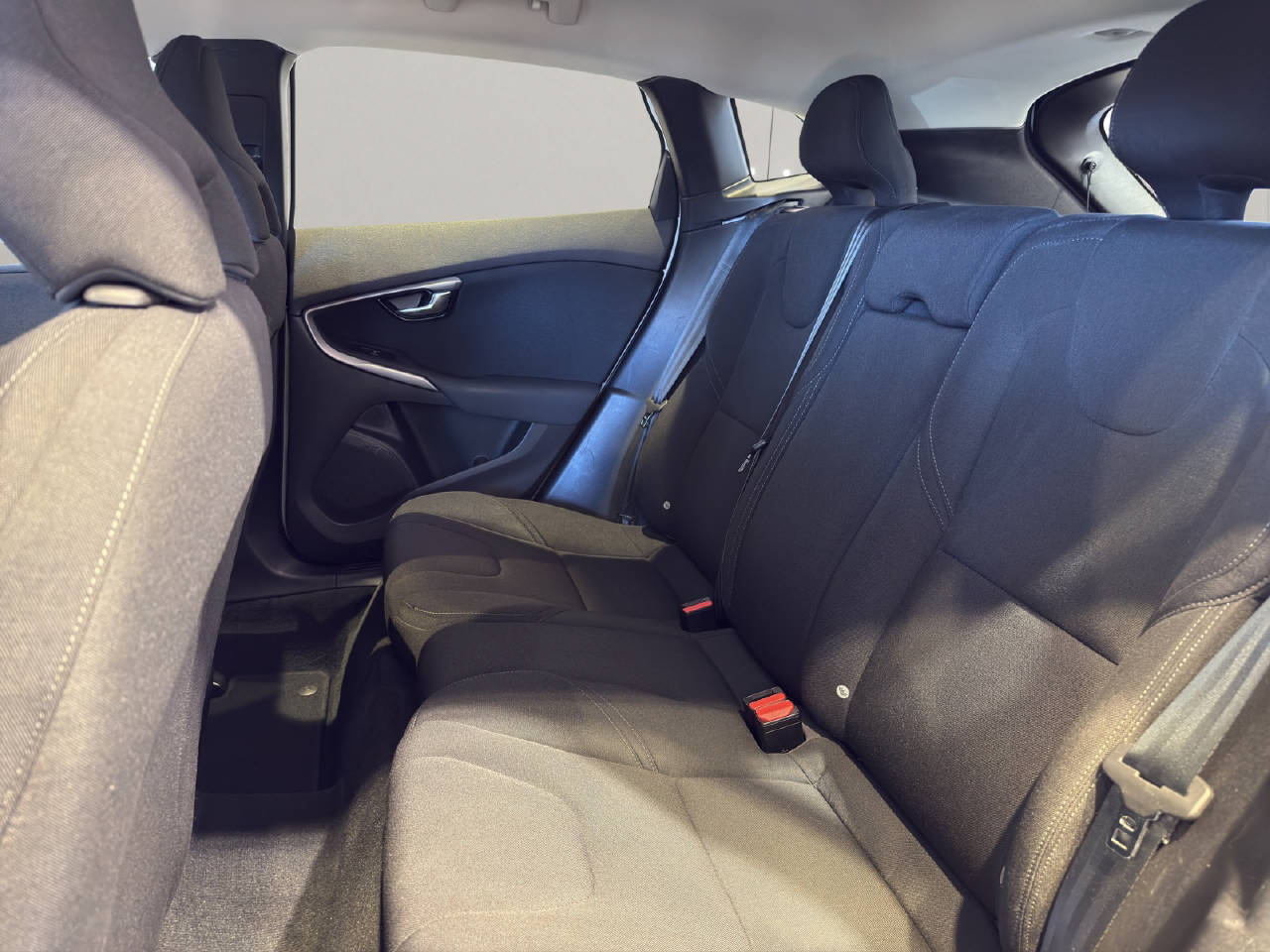 VOLVO V40 2.0 D3 Kinetic S/S-image-5