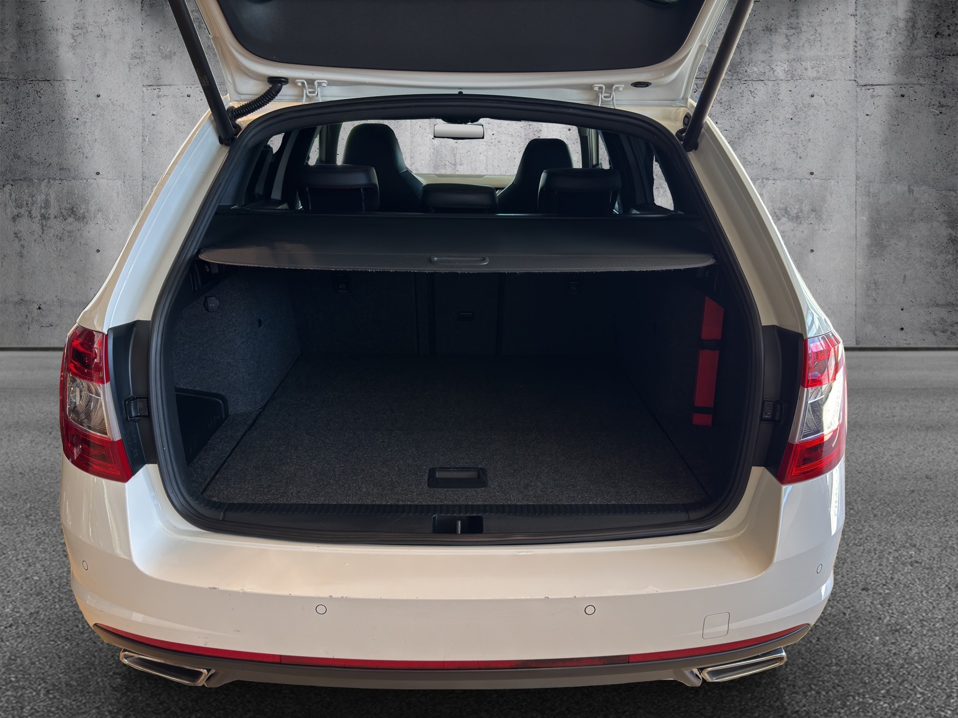 SKODA Octavia Combi 2.0 TDI RS DSG-image-14