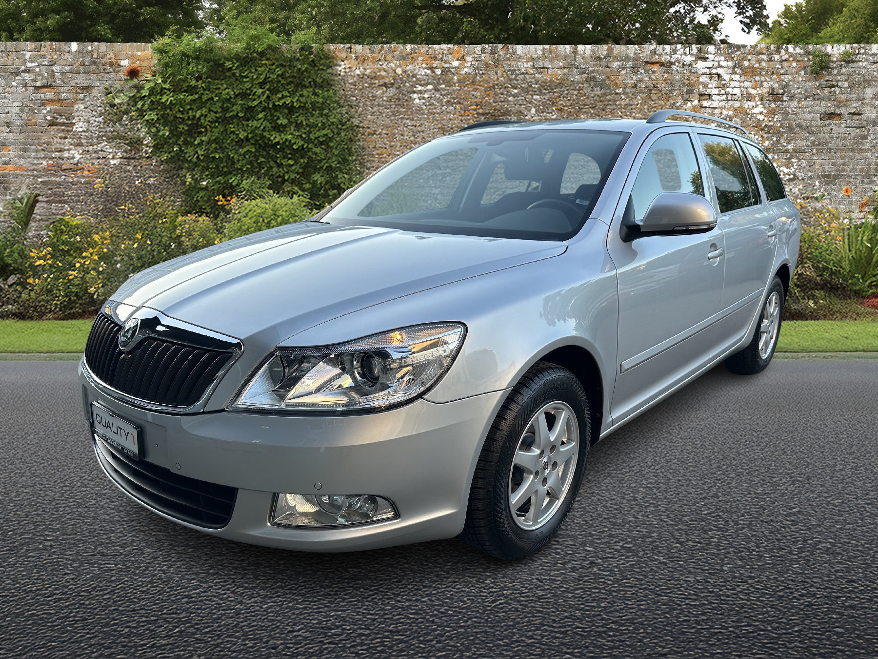 SKODA Octavia Combi 1.4 TSI Elegance DSG-image-0