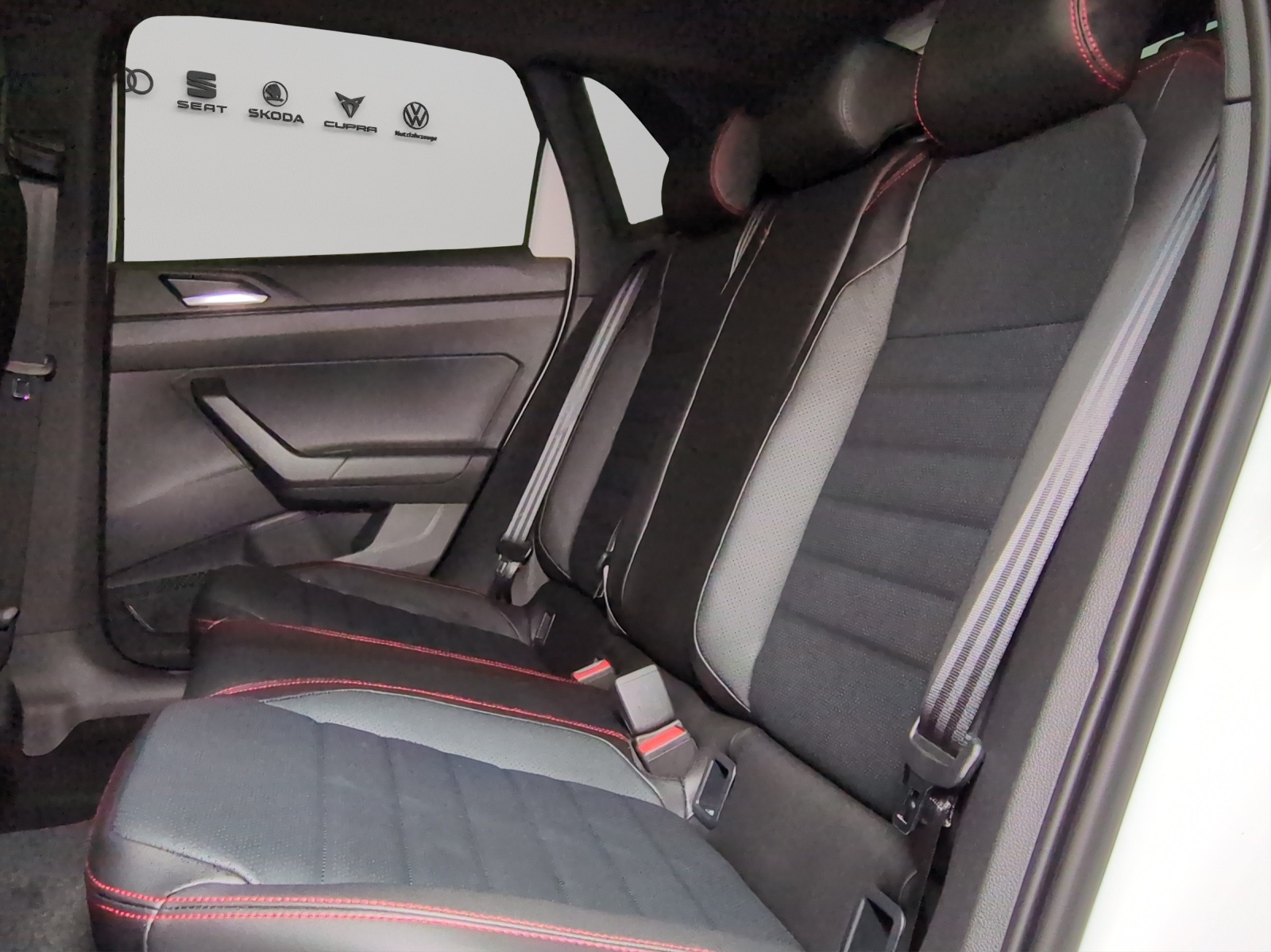 VW Polo 2.0 TSI GTI DSG-image-8