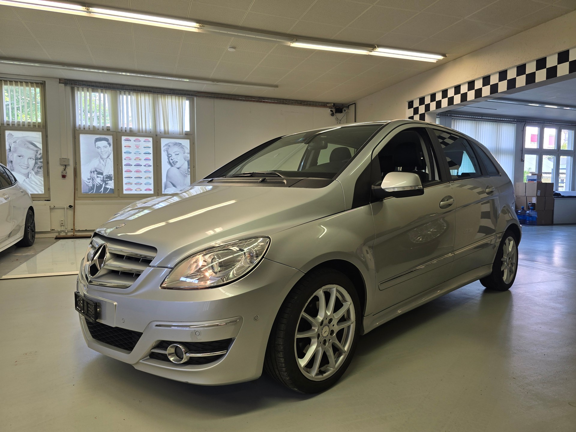MERCEDES-BENZ B 180 My Star Autotronic-image-5
