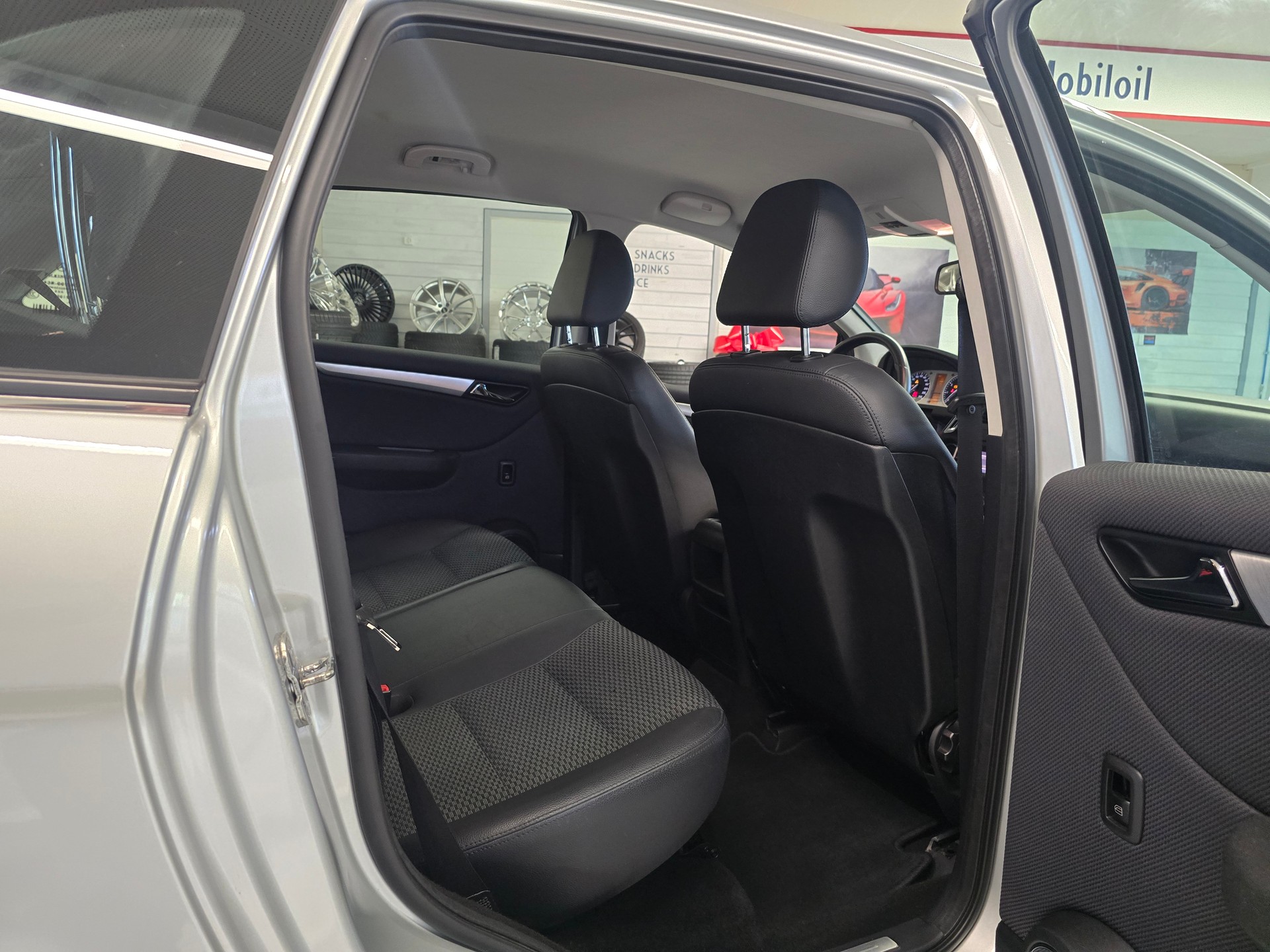MERCEDES-BENZ B 180 My Star Autotronic-image-7