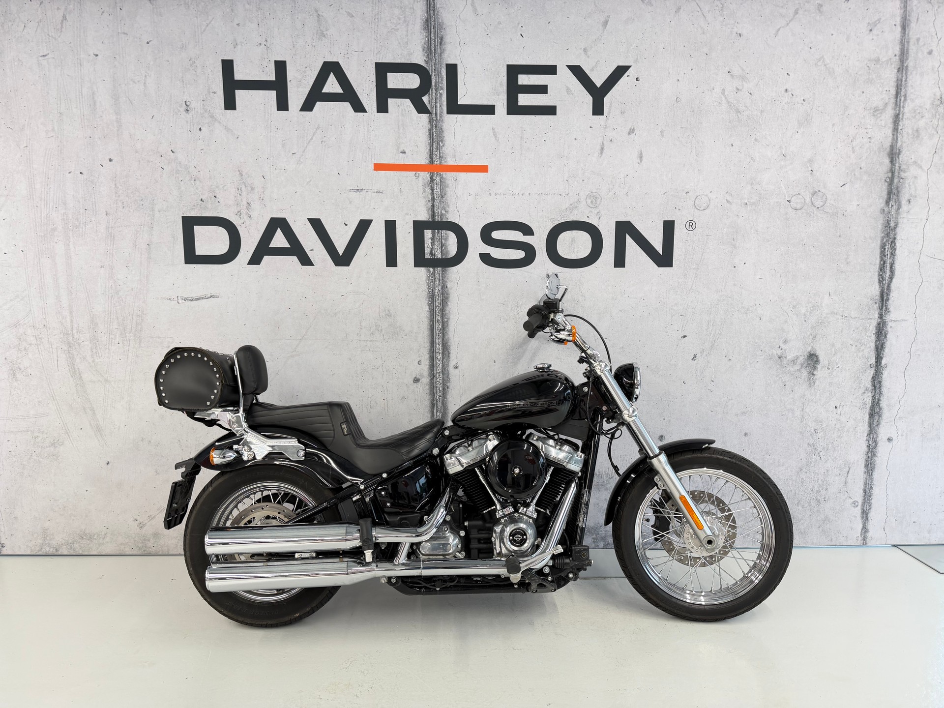 HARLEY-DAVIDSON FXST Softail Standard 107