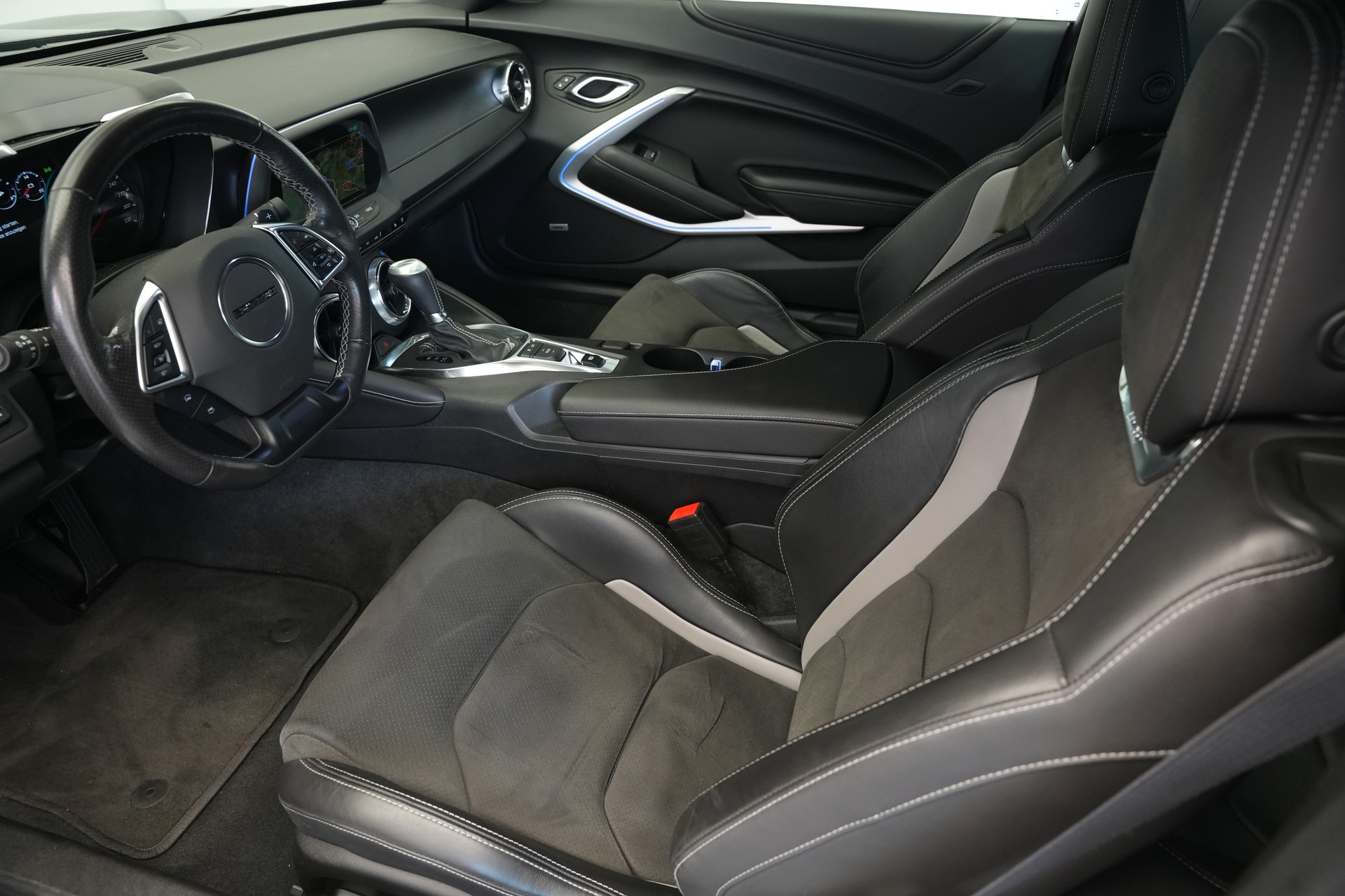 CHEVROLET Camaro 6.2 Coupé Automatic *CH-Fahrzeug* *Recaro Sportsitze*-image-11