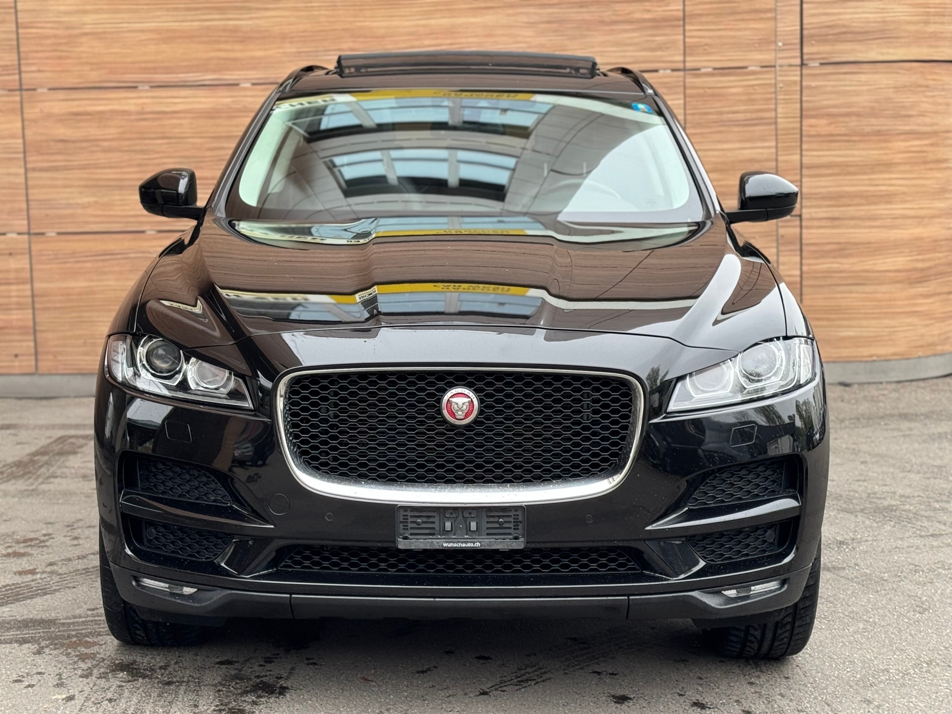 JAGUAR F-Pace 2.0d Prestige AWD Automatik-image-2