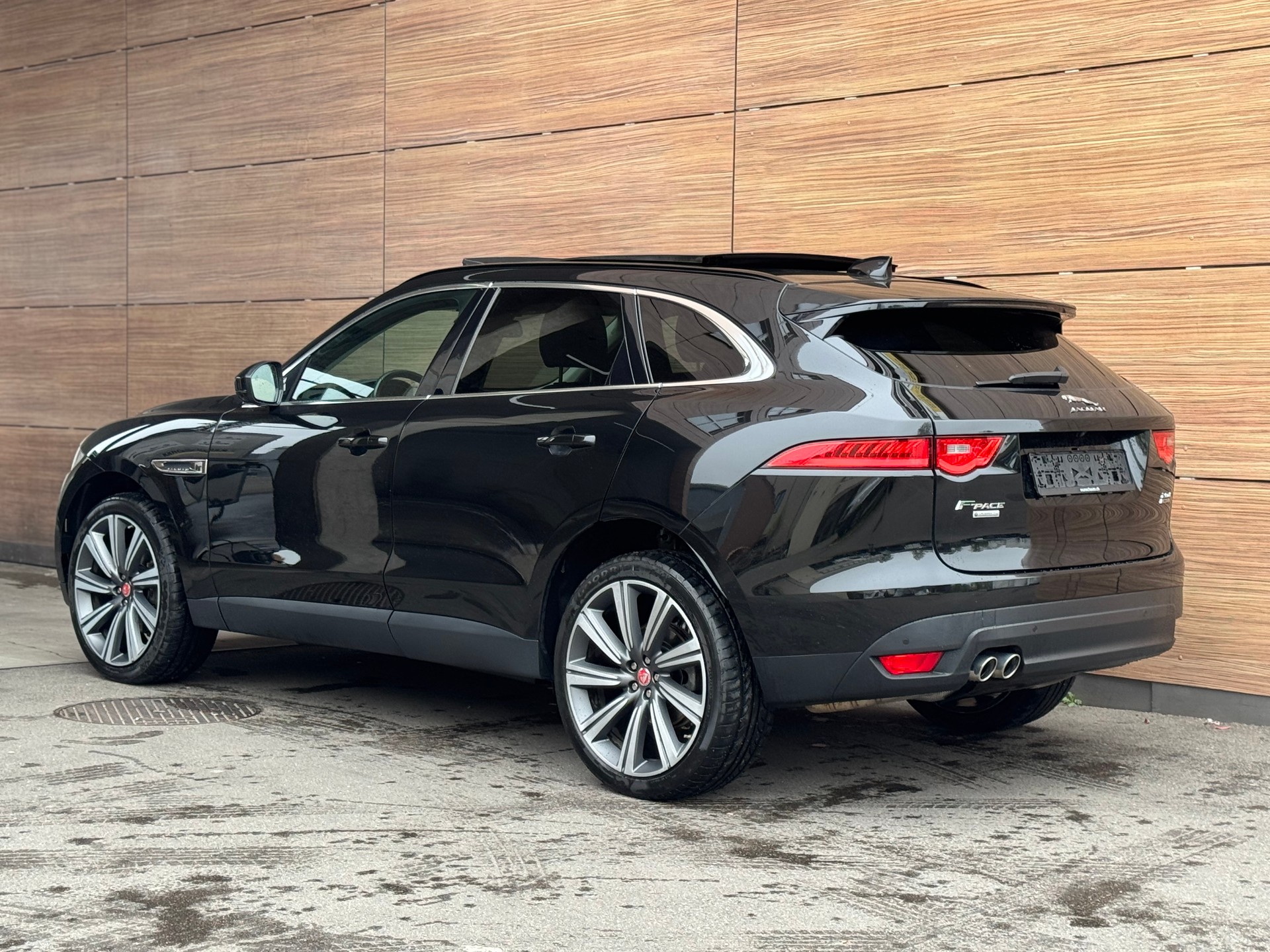 JAGUAR F-Pace 2.0d Prestige AWD Automatik-image-5
