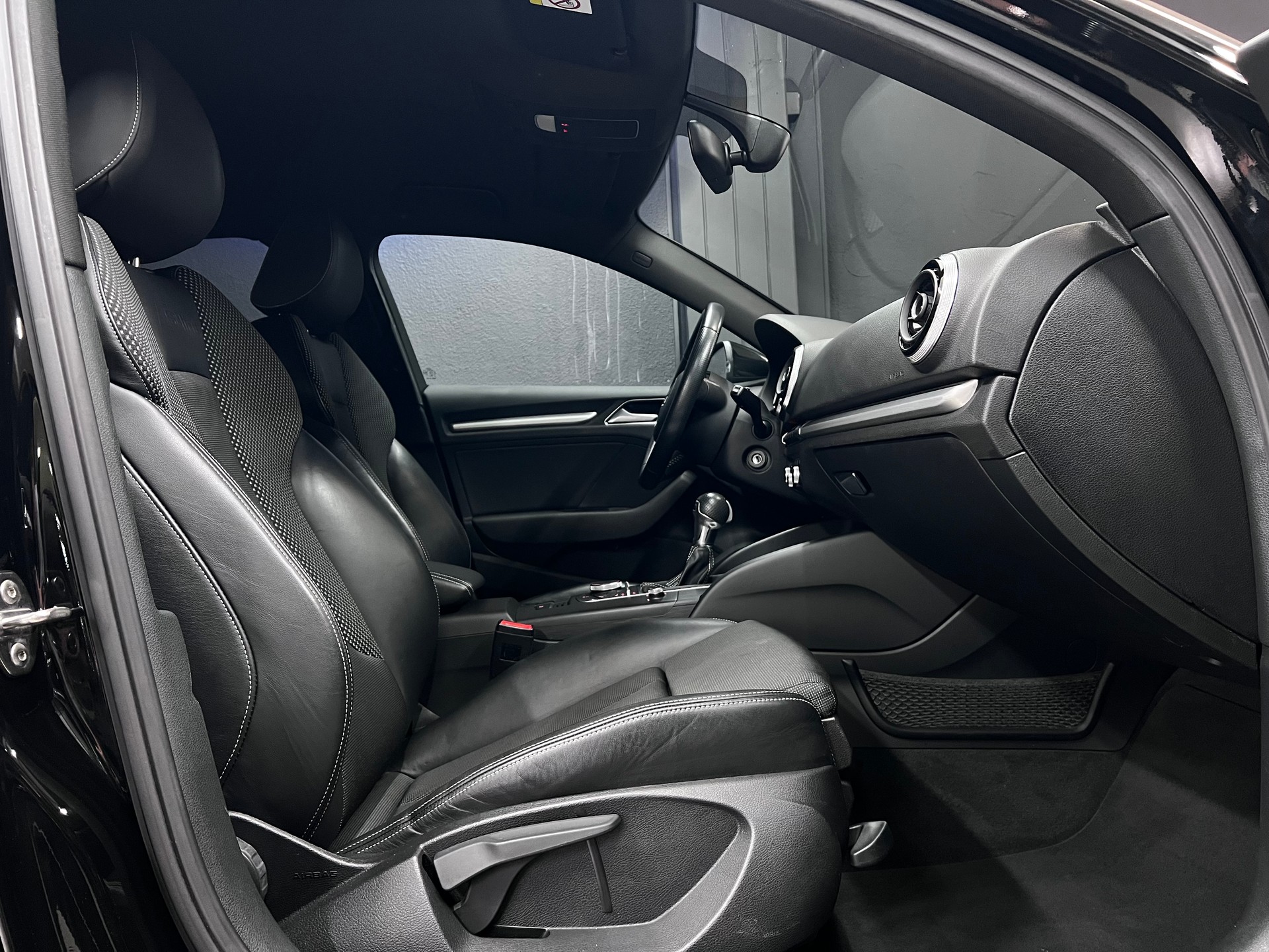 AUDI AUDI A3 Sportback 1.8 TFSI S-Line S-tronic-image-13