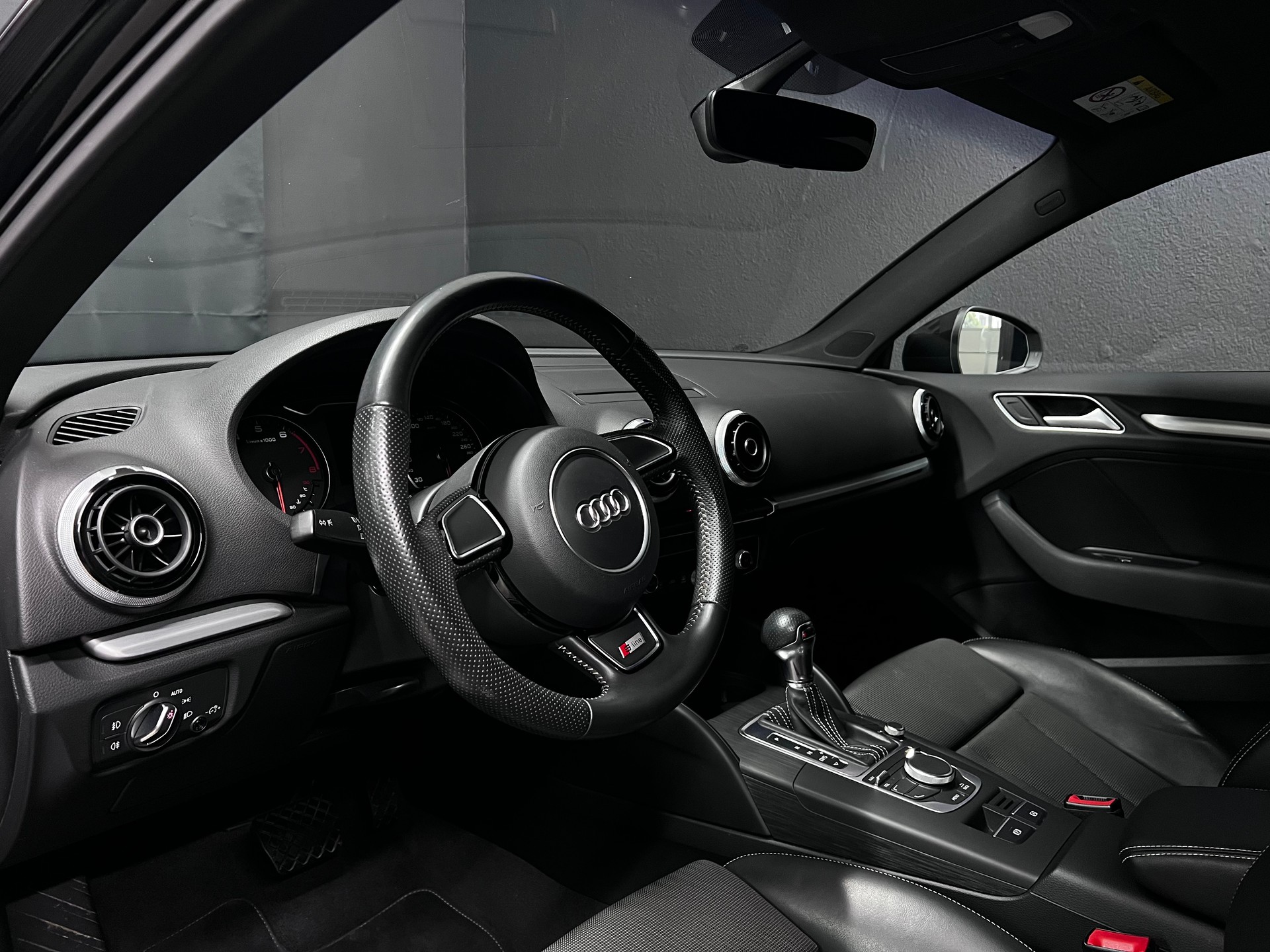AUDI AUDI A3 Sportback 1.8 TFSI S-Line S-tronic-image-9