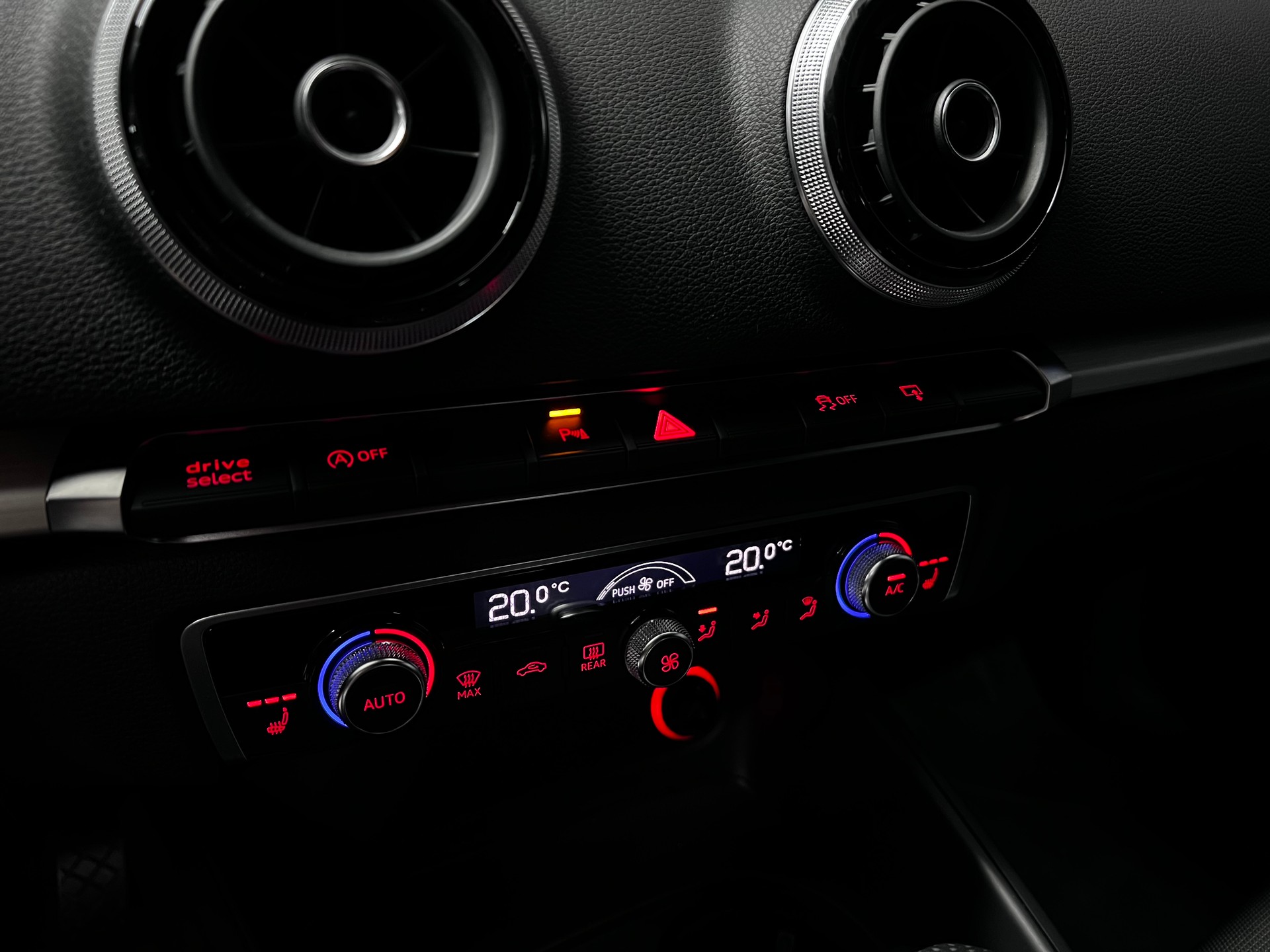AUDI AUDI A3 Sportback 1.8 TFSI S-Line S-tronic-image-11