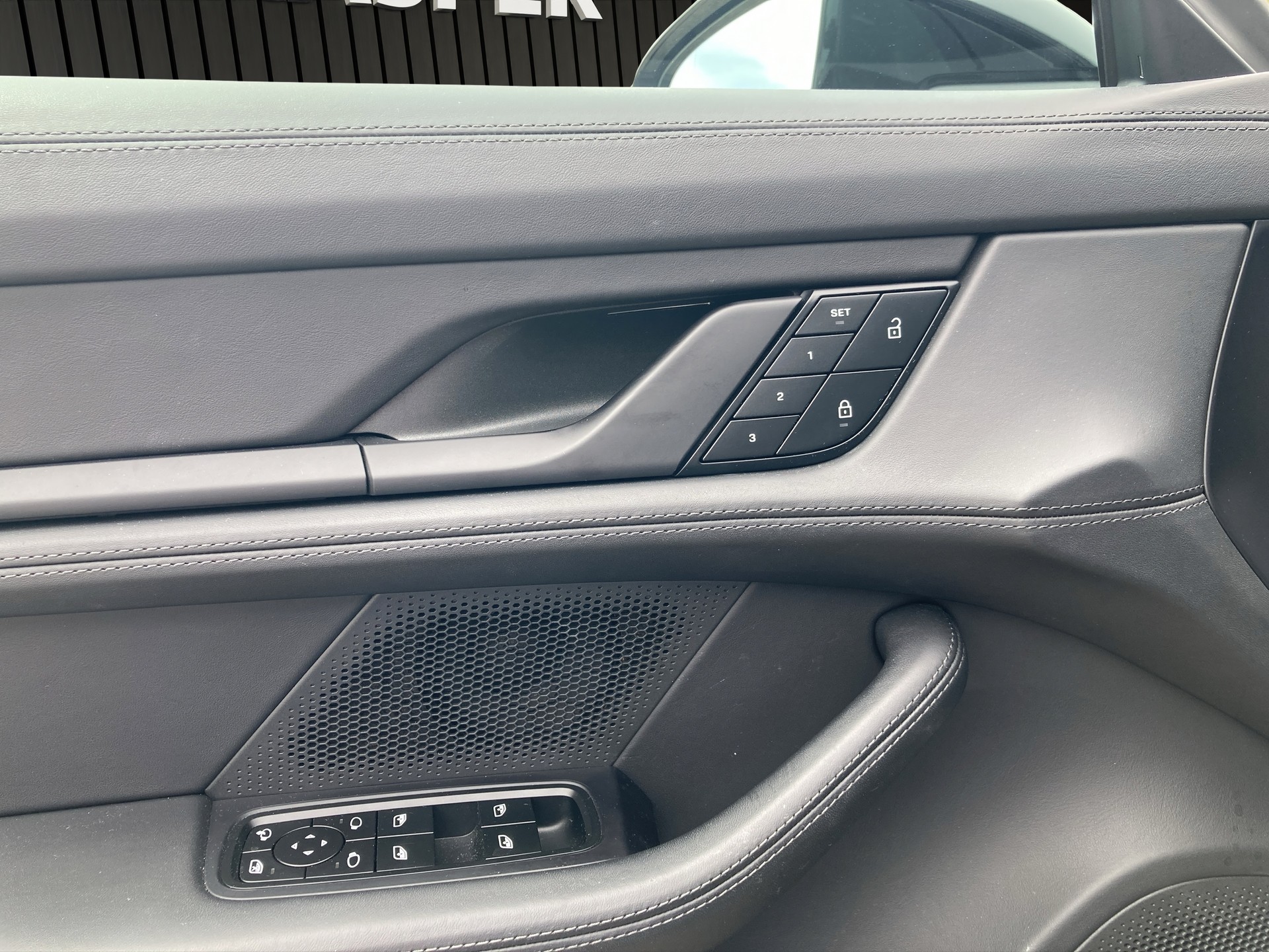 PORSCHE Taycan 4S Sport Turismo Perf.-image-12