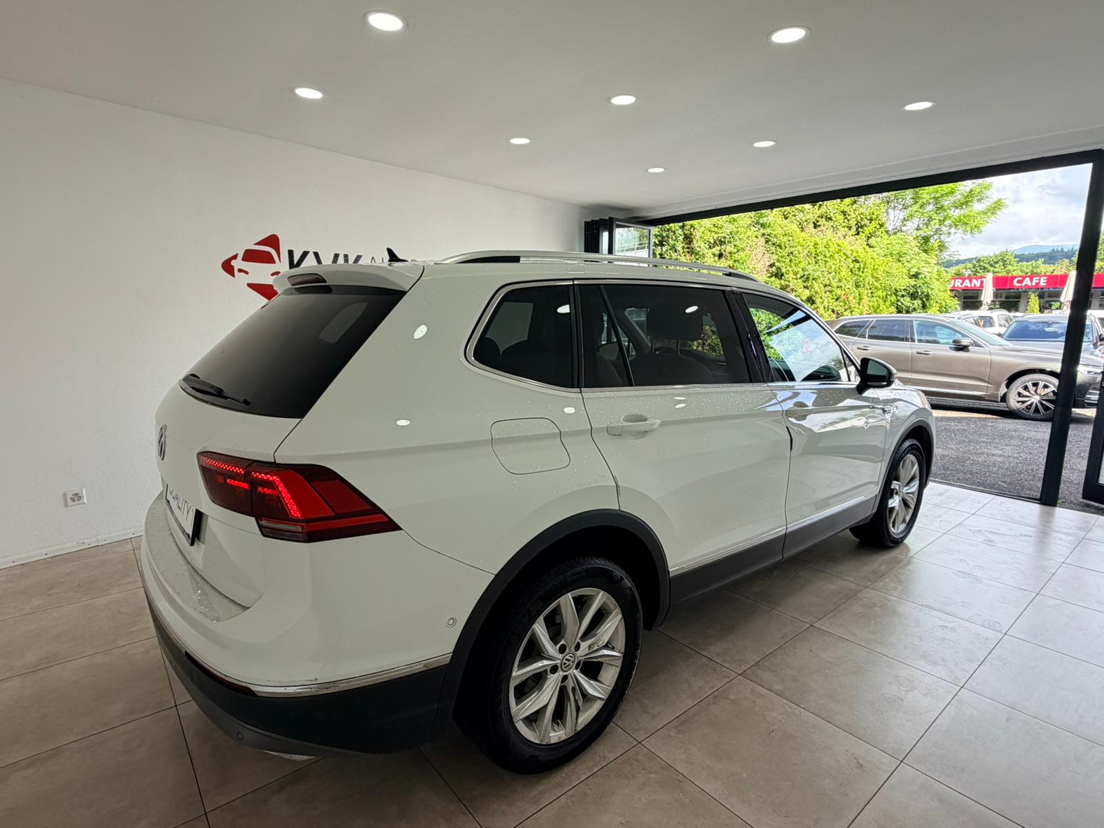 VW Tiguan Allspace 2.0 TDI SCR Comfortline 4MotionDSG*R-Line*7 Plätzer*-image-7