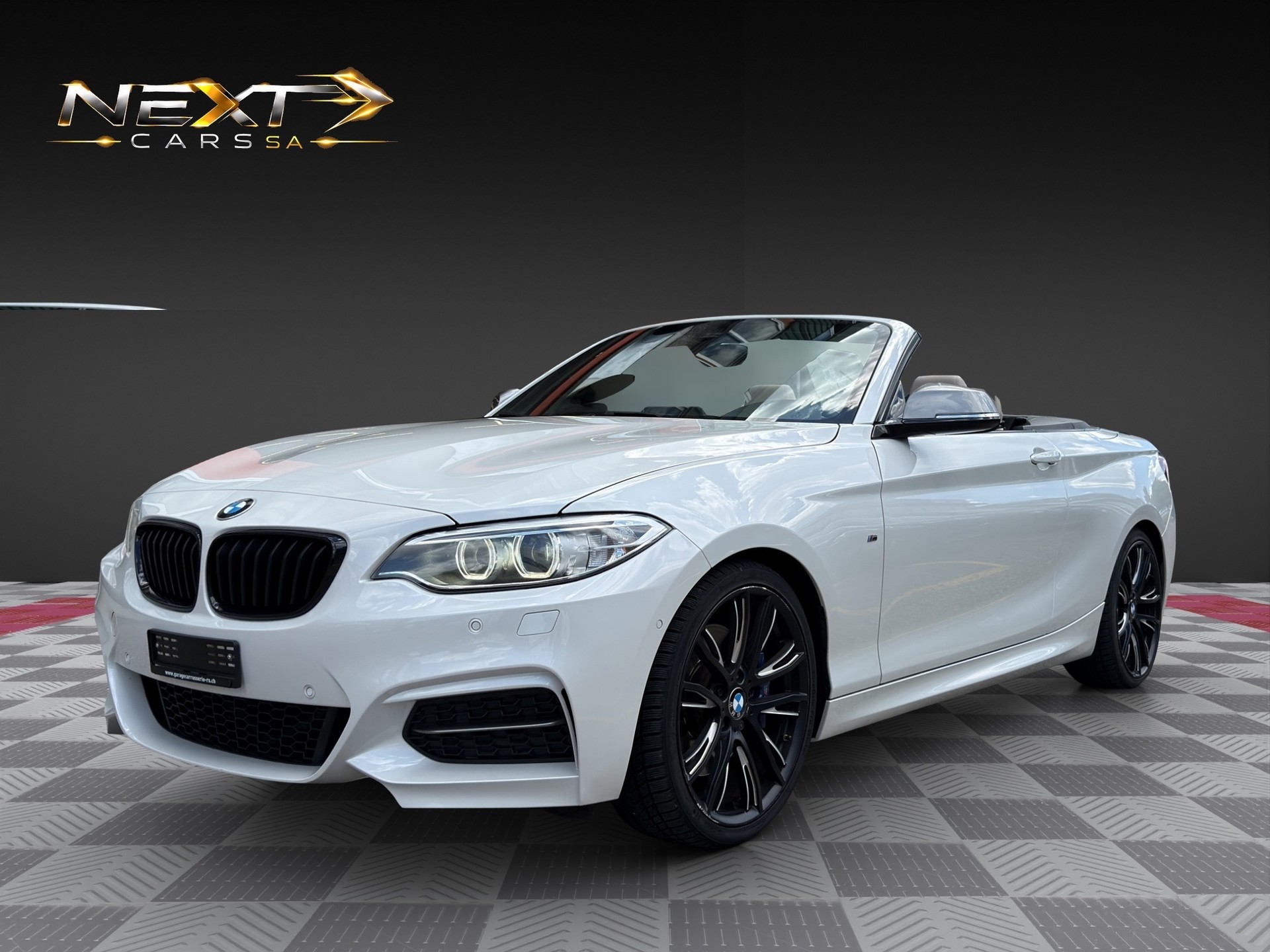 BMW M240i xDrive Steptronic-image-0