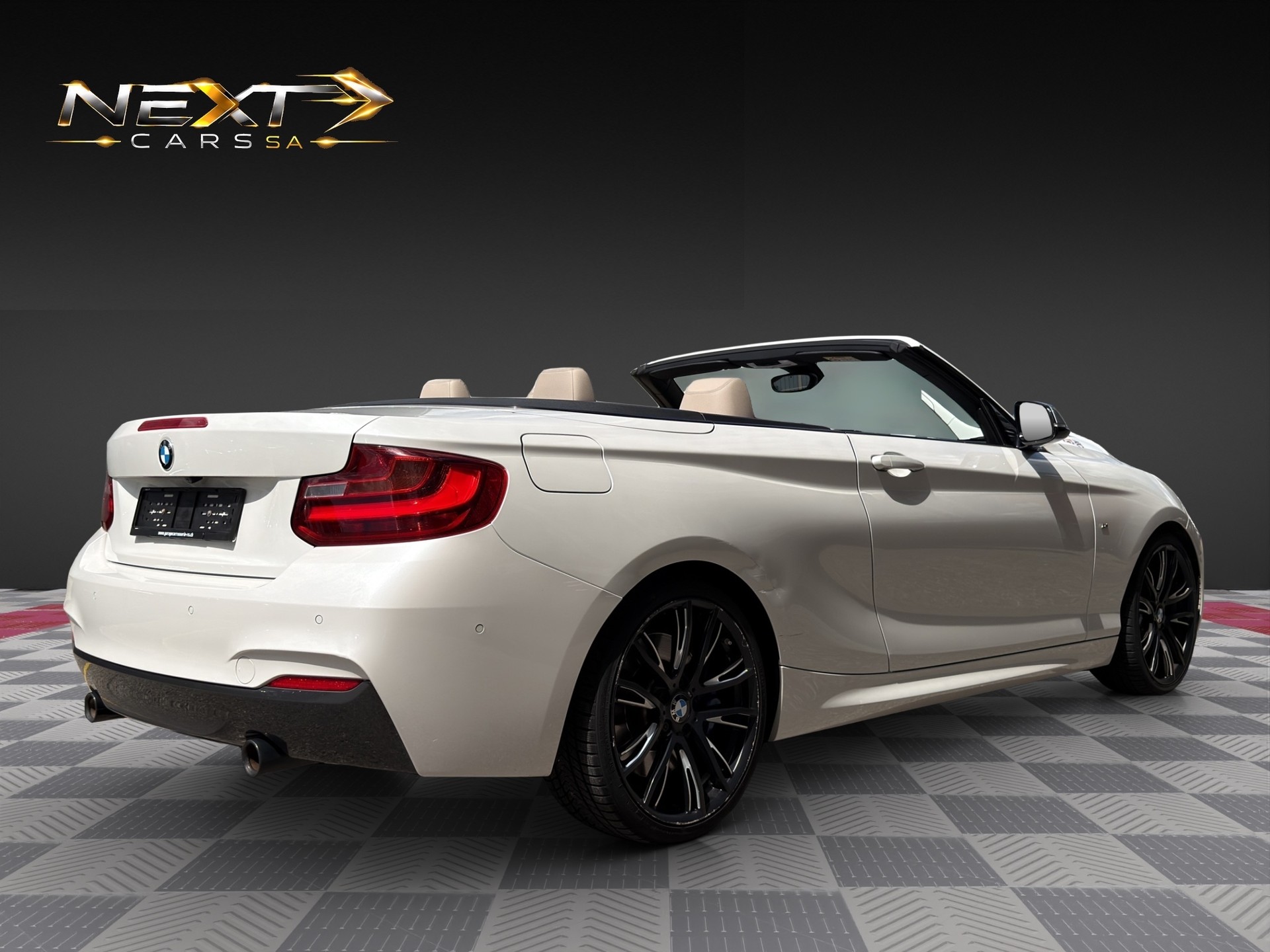BMW M240i xDrive Steptronic-image-4