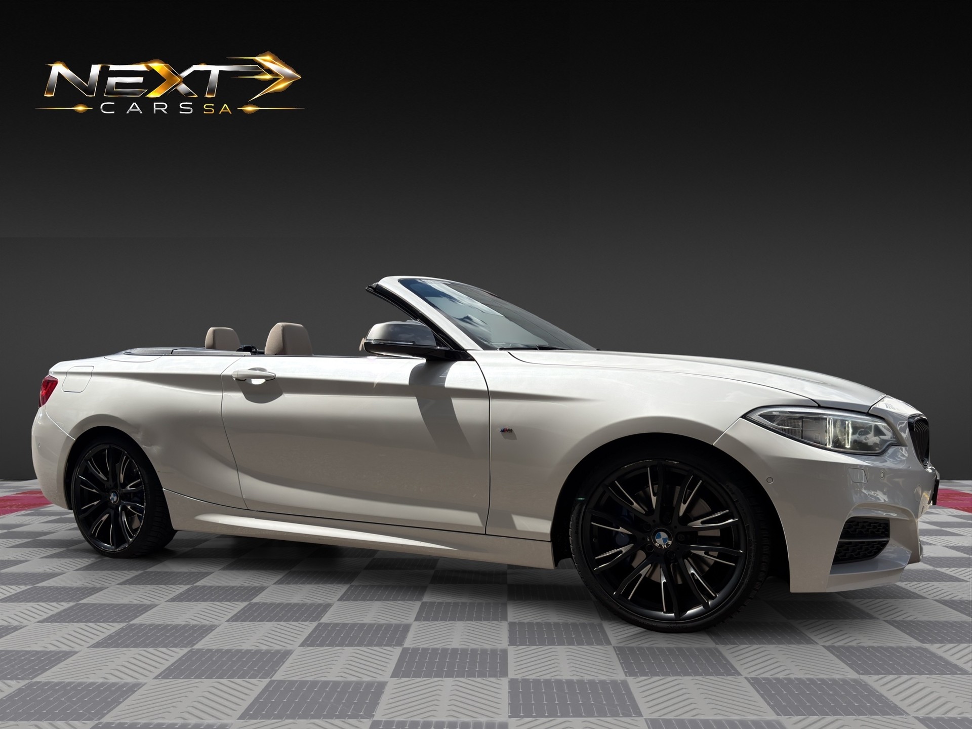 BMW M240i xDrive Steptronic-image-5