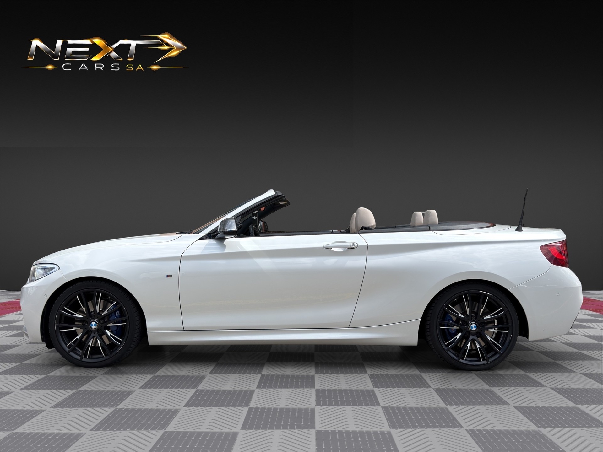BMW M240i xDrive Steptronic-image-1