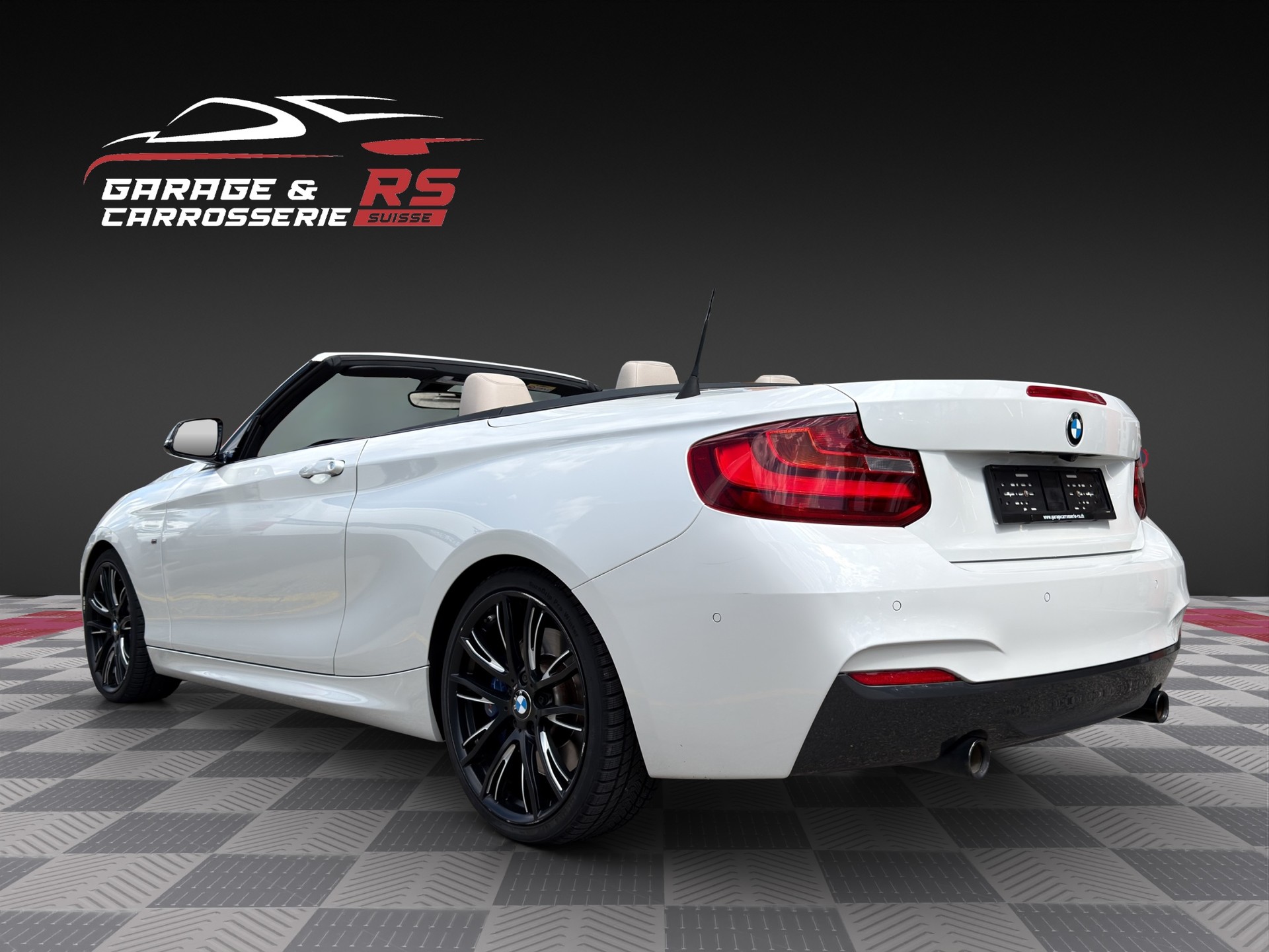 BMW M240i xDrive Steptronic-image-2