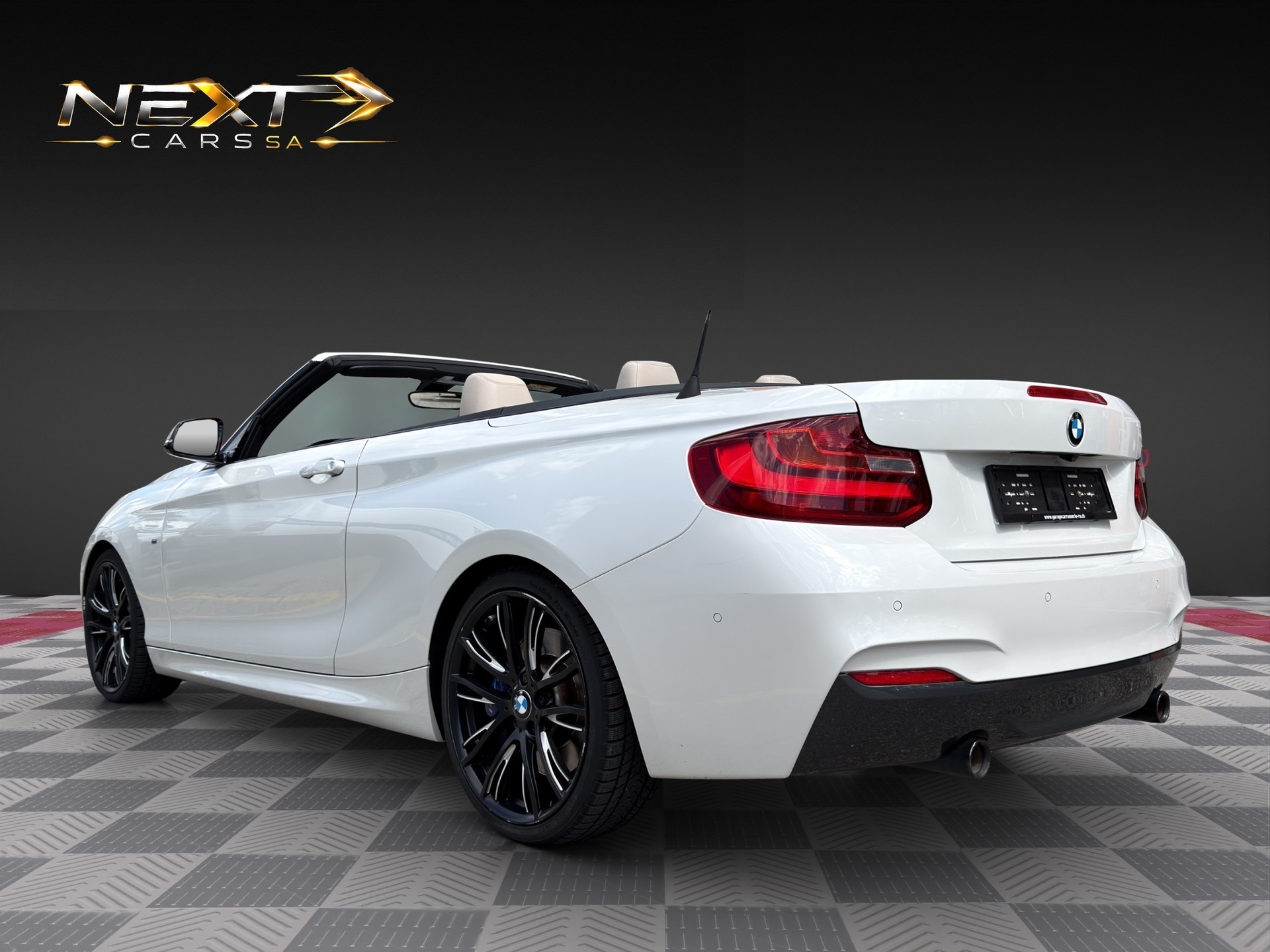 BMW M240i xDrive Steptronic-image-2