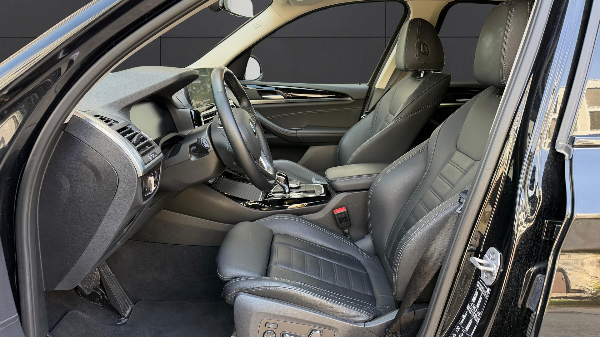 BMW X3 xDrive 20i-image-10