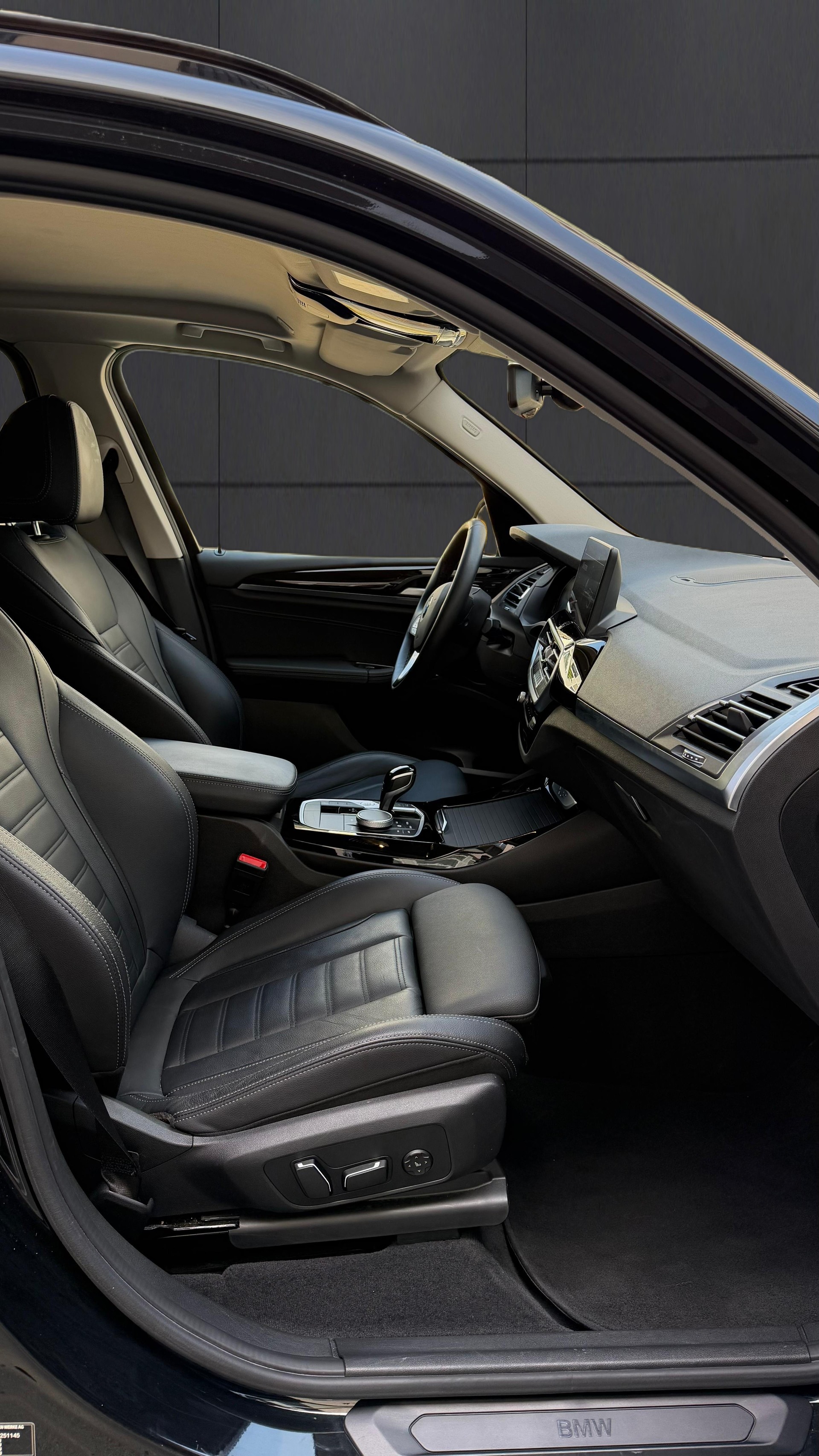 BMW X3 xDrive 20i-image-8