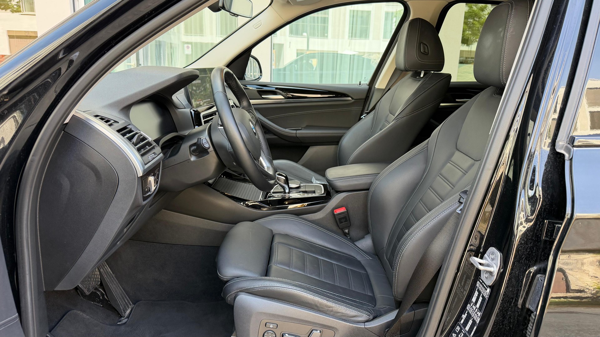BMW X3 xDrive 20i-image-10